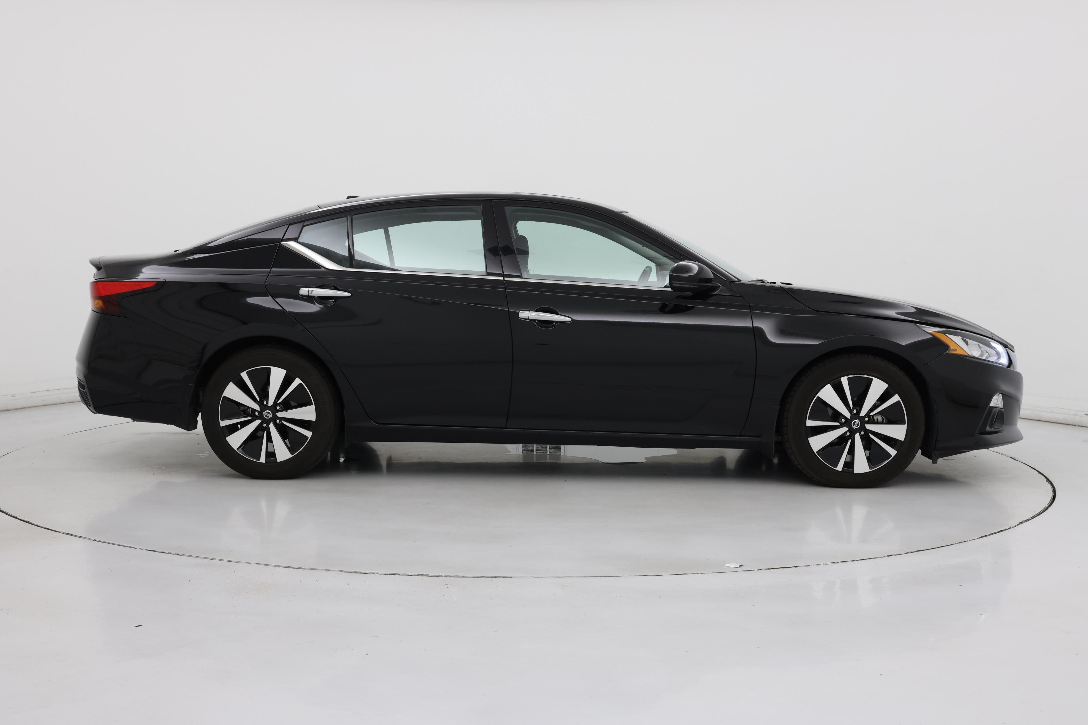Thumbnail: 2022 Nissan Altima - 7