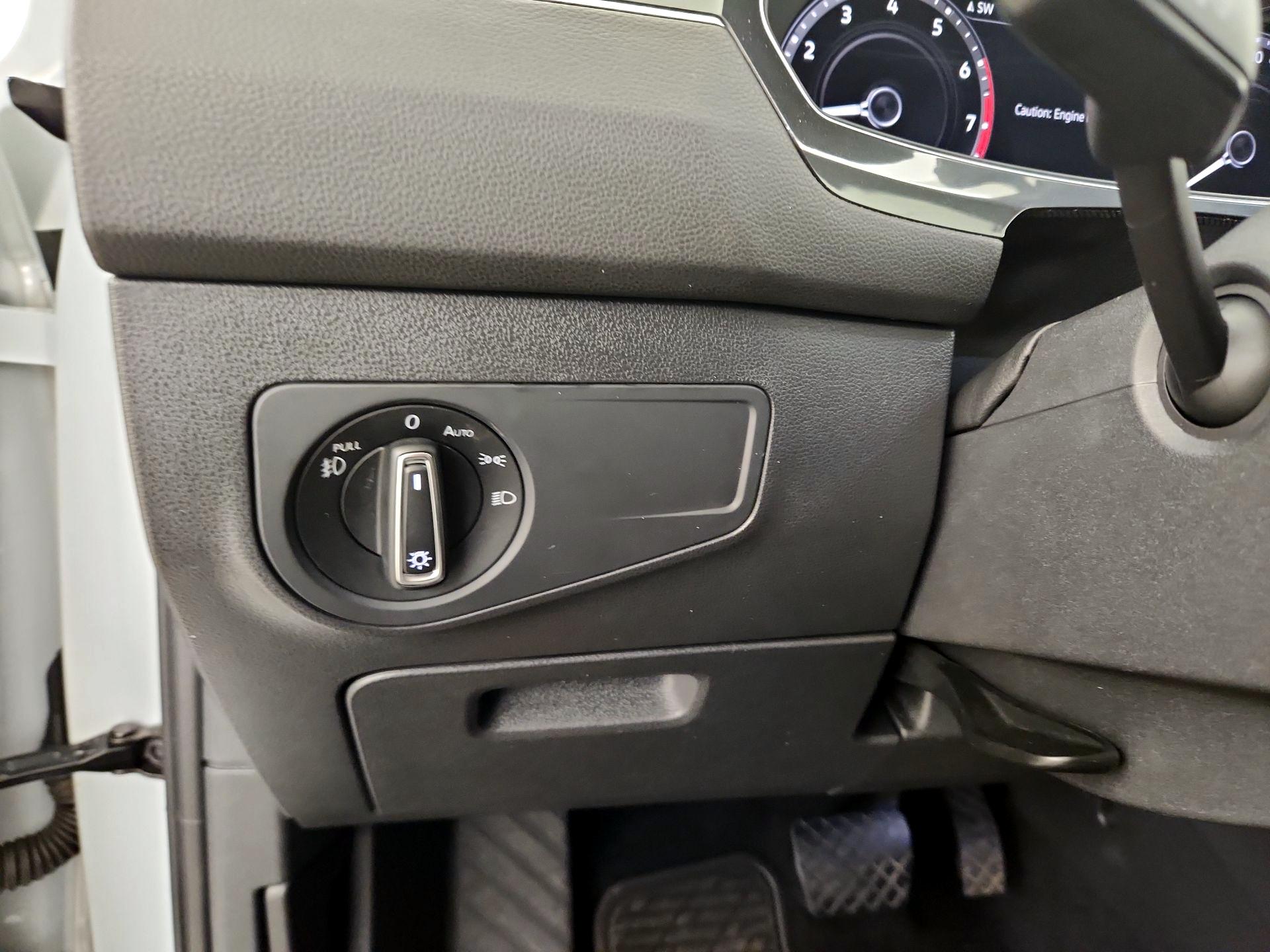 Thumbnail: 2019 Volkswagen Tiguan - 13