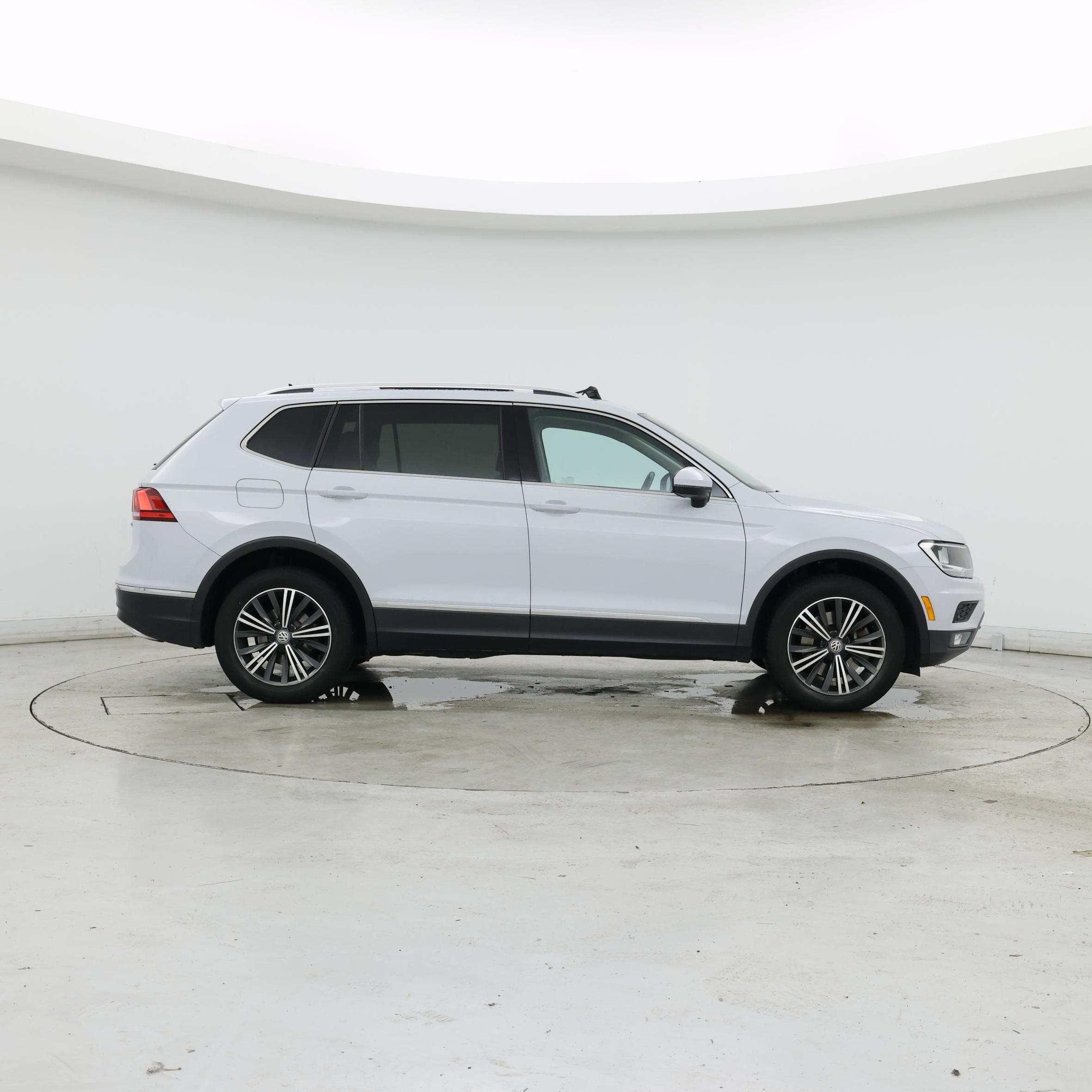 Thumbnail: 2019 Volkswagen Tiguan - 7