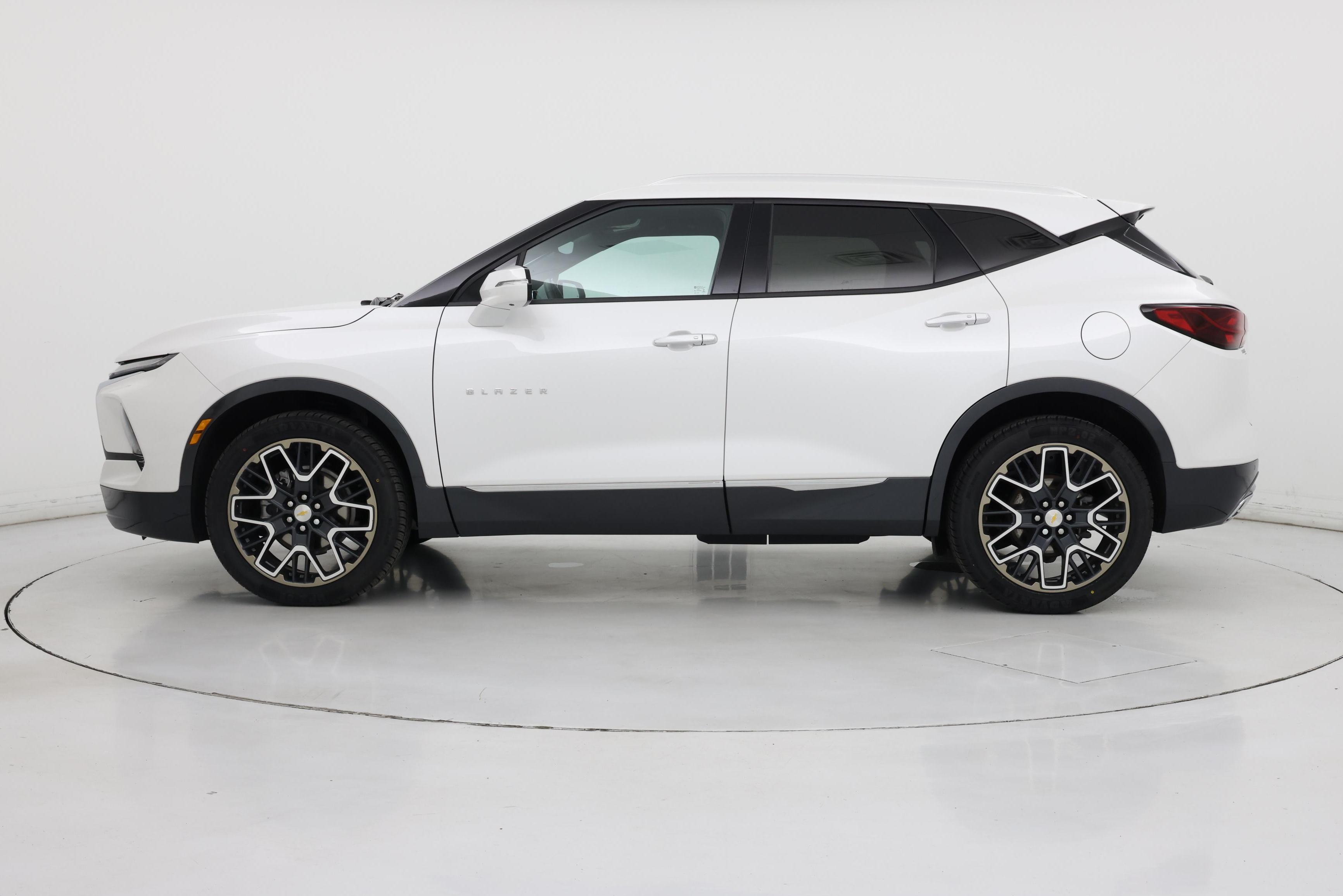 Thumbnail: 2023 Chevrolet Blazer - 3