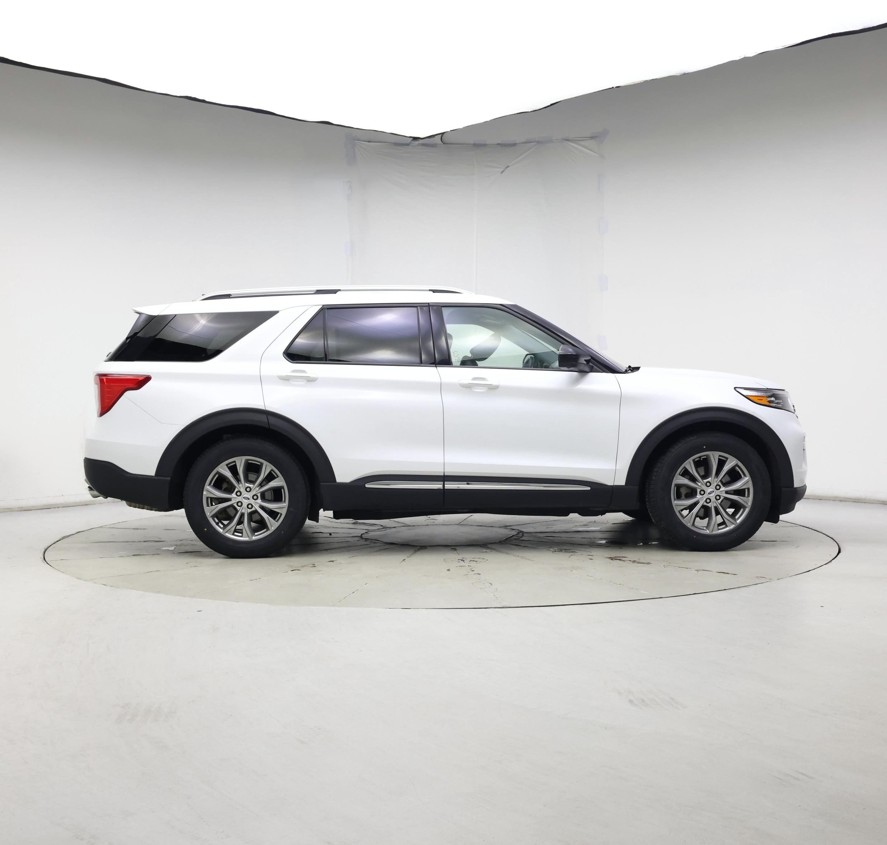 Thumbnail: 2023 Ford Explorer - 7