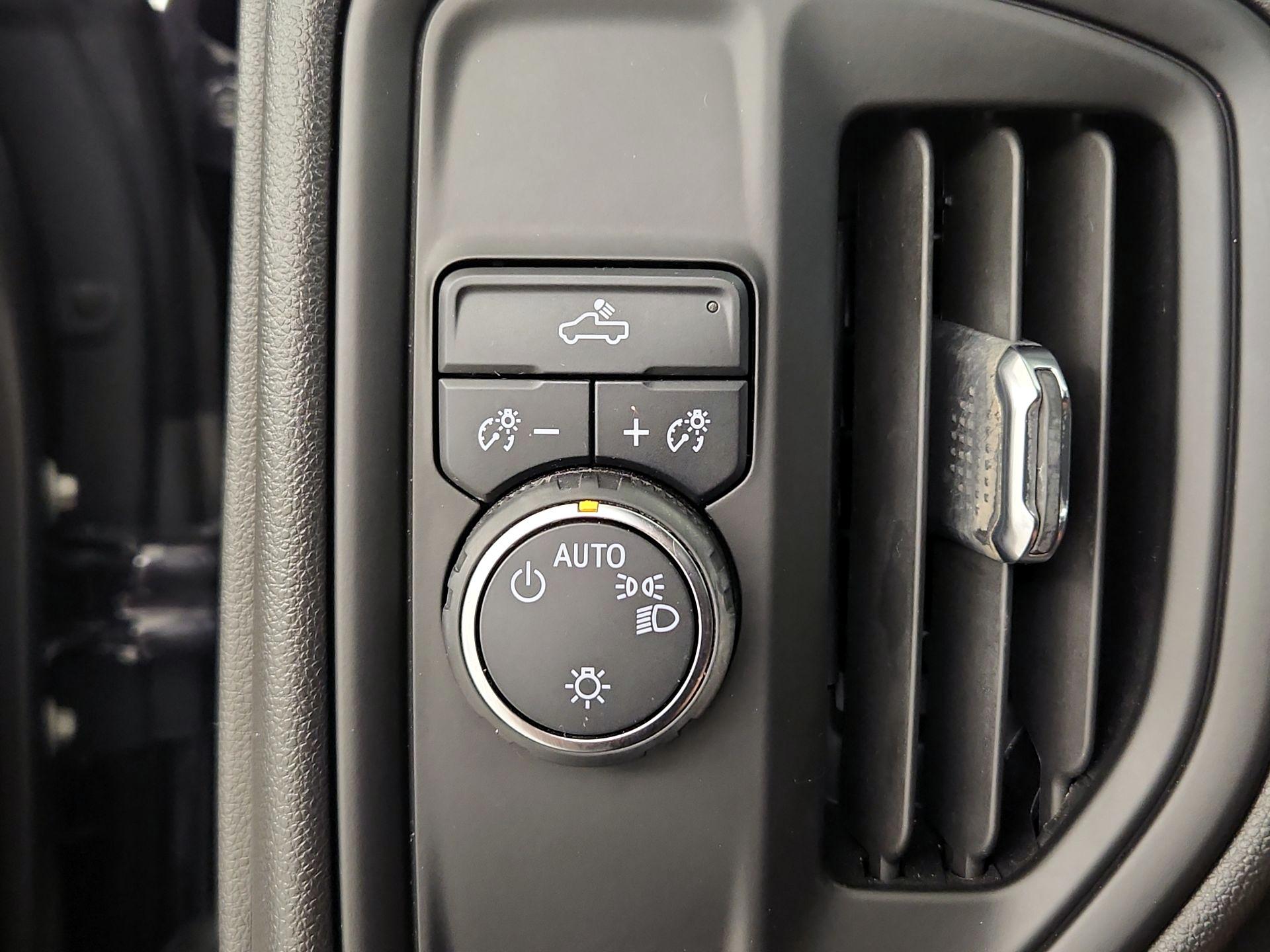 Thumbnail: 2022 Chevrolet Silverado 1500 - 13
