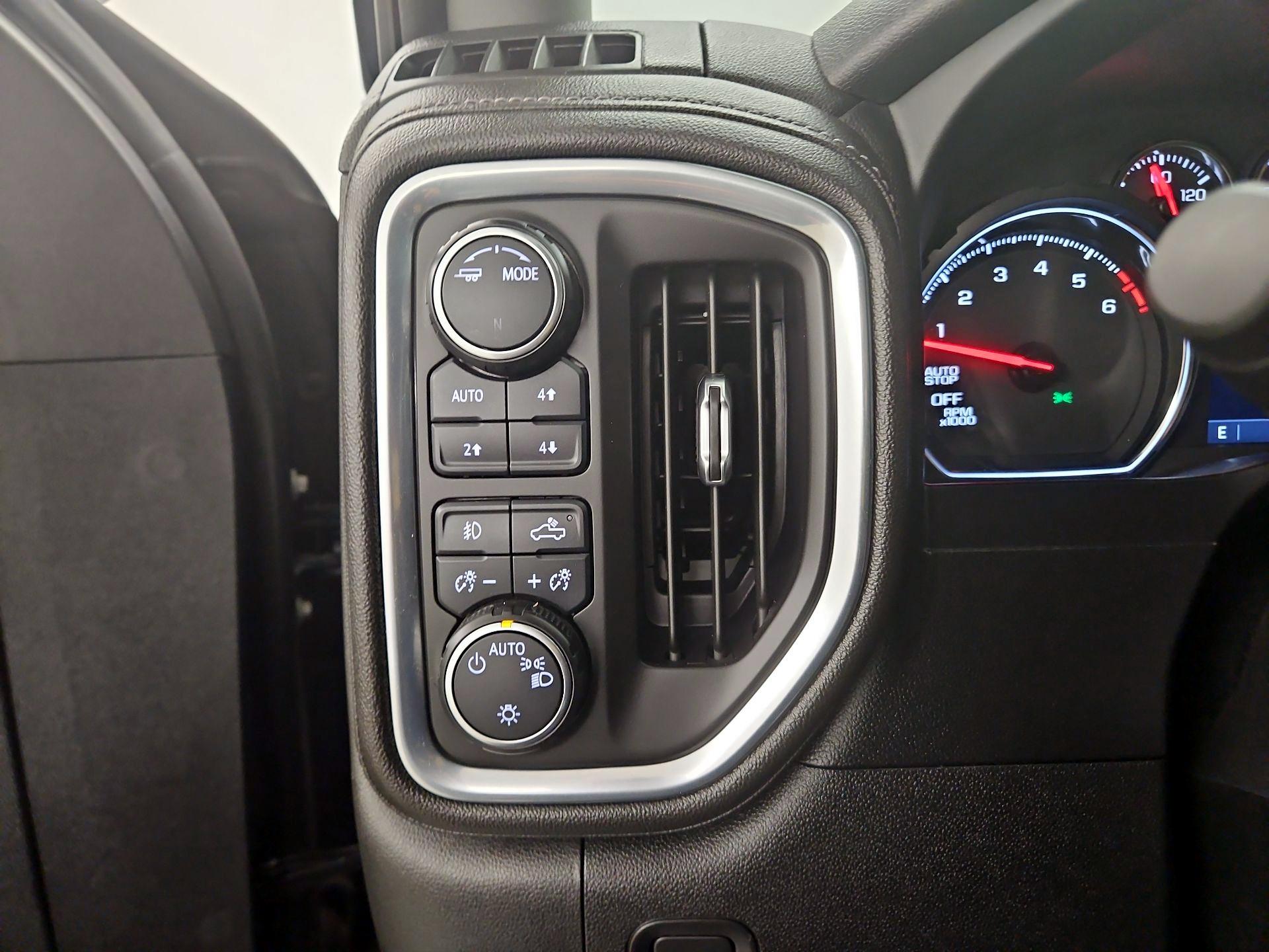 Thumbnail: 2020 Chevrolet Silverado 1500 - 13