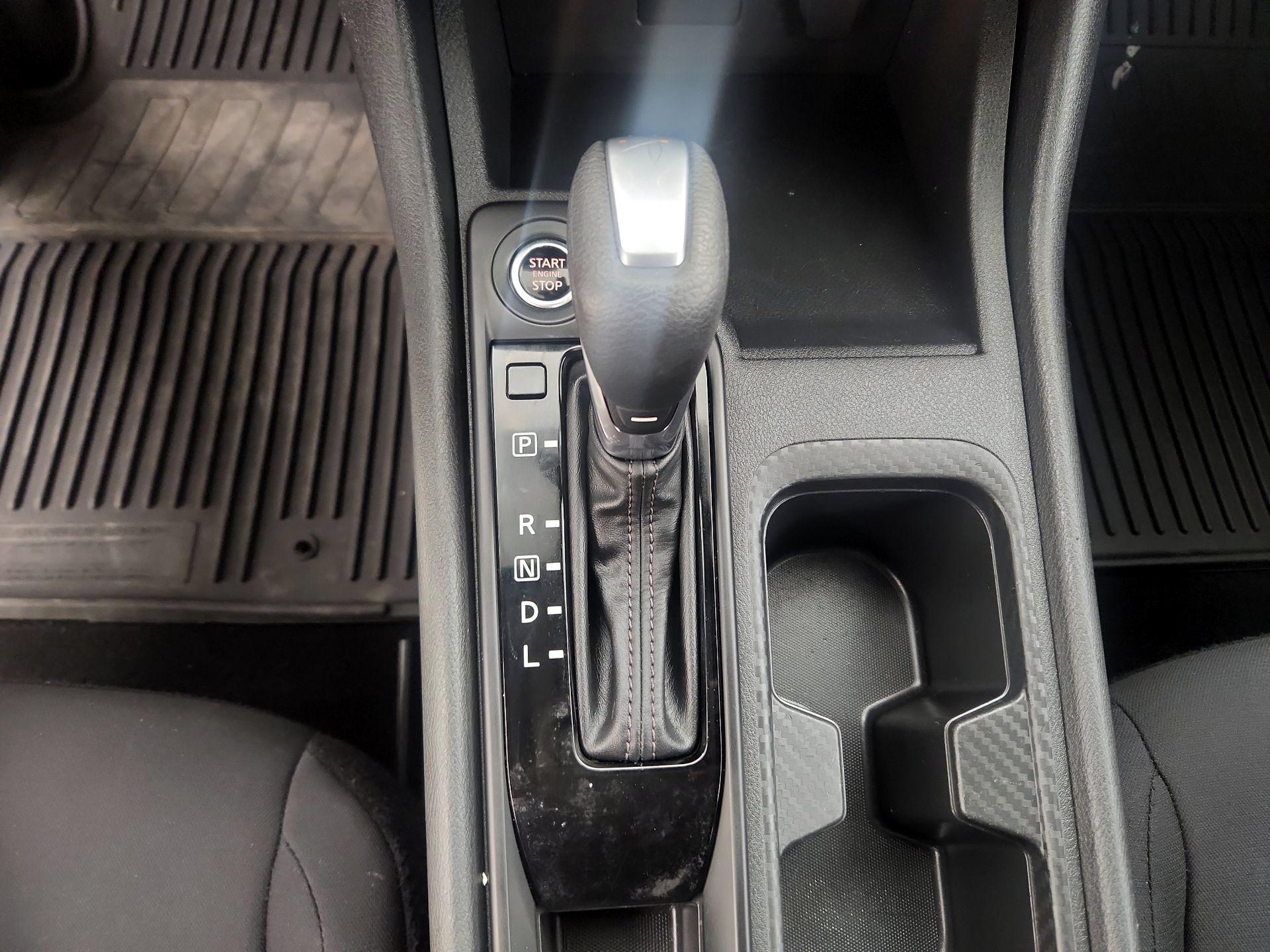 Thumbnail: 2023 Nissan Sentra - 17