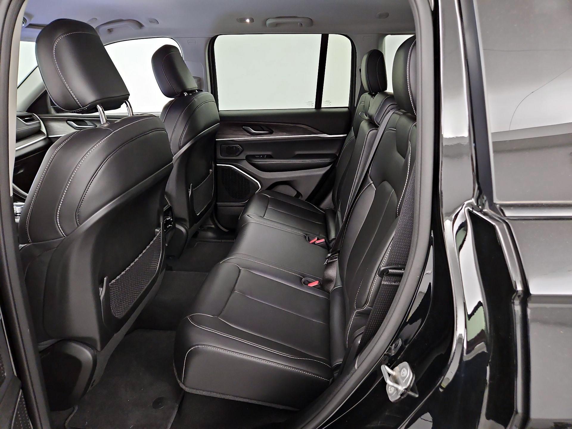 Thumbnail: 2022 Jeep Grand Cherokee - 20