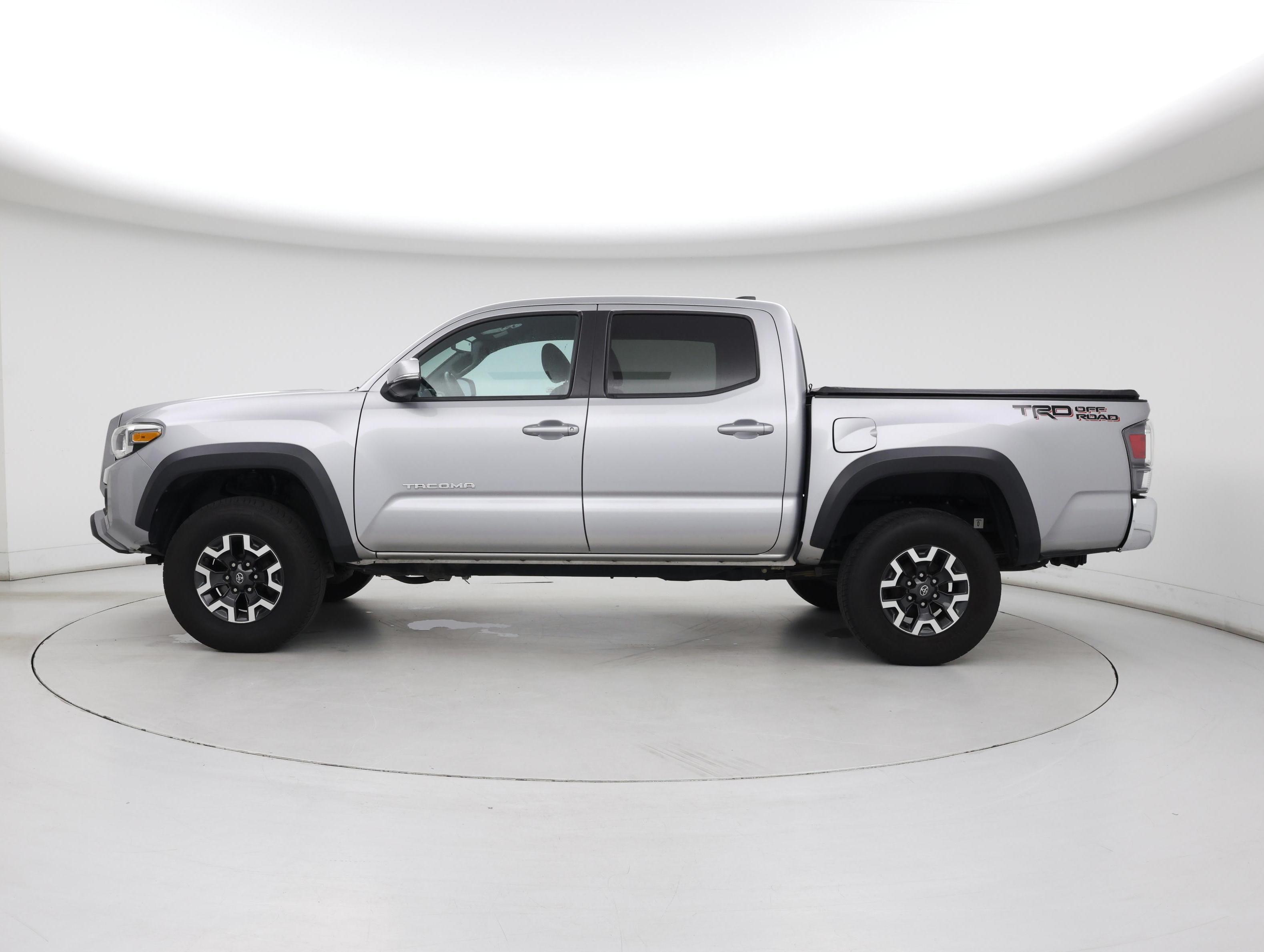 Thumbnail: 2020 Toyota Tacoma - 3