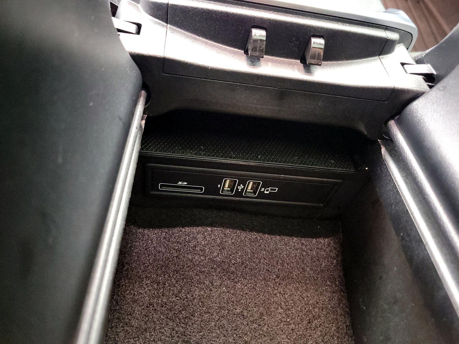 Thumbnail: 2021 Mercedes-Benz C-Class - 18