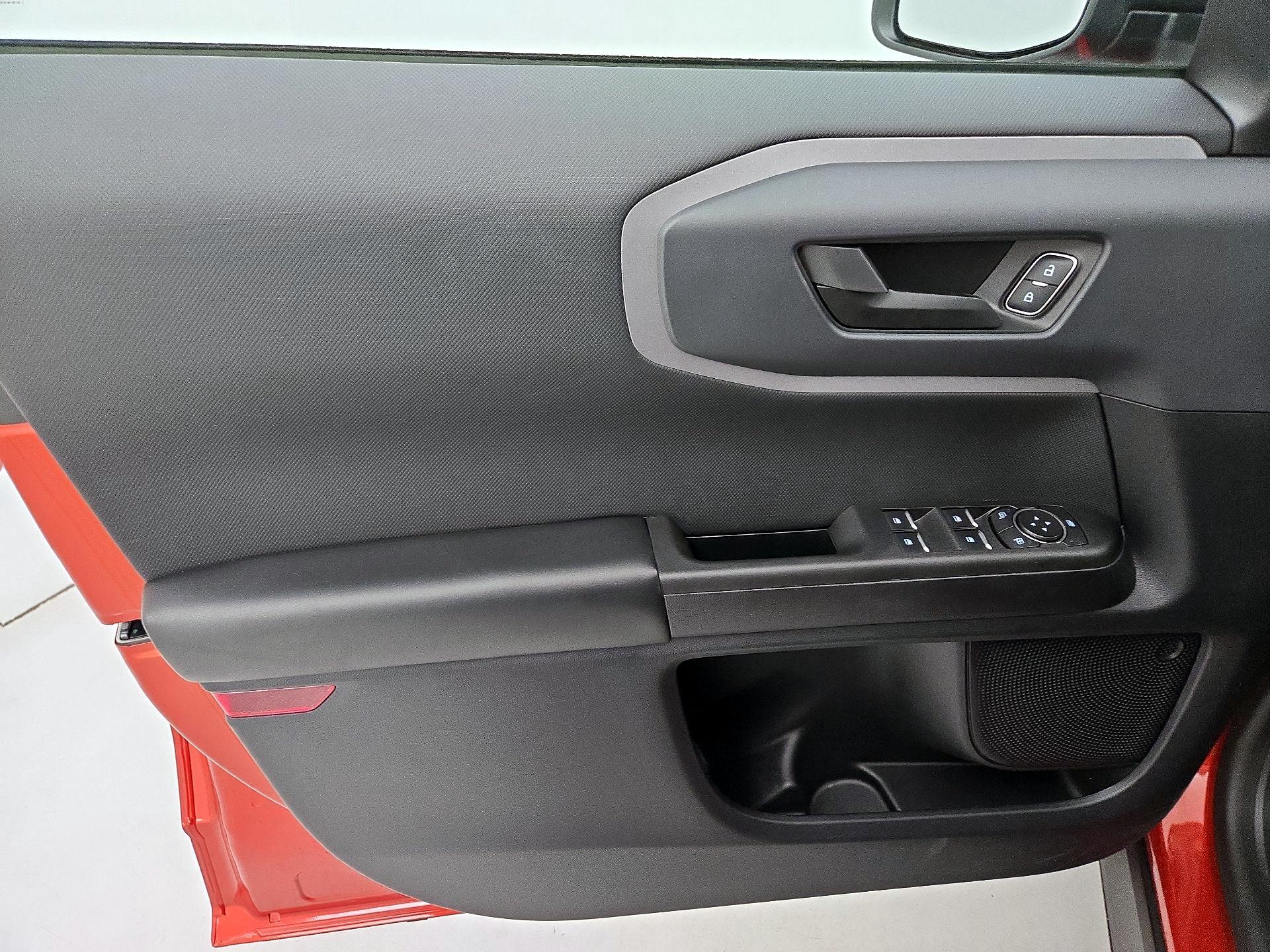 Thumbnail: 2022 Ford Bronco Sport - 12