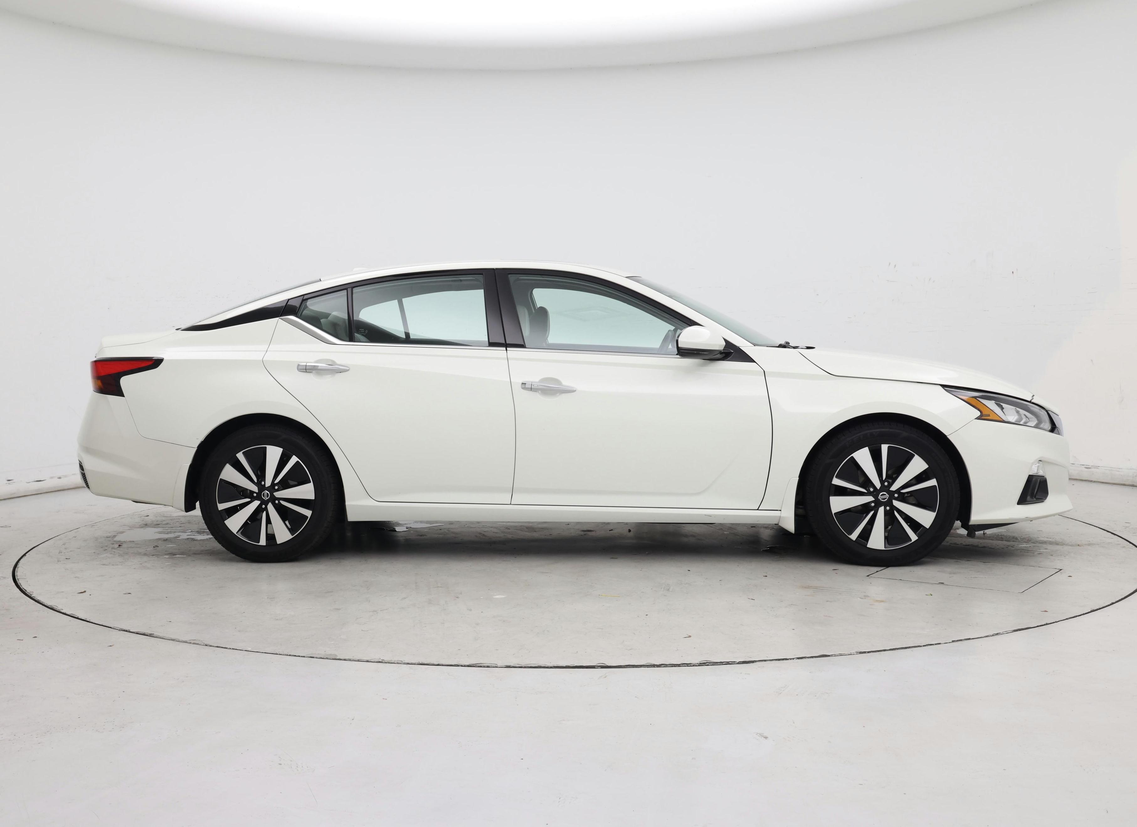 Thumbnail: 2021 Nissan Altima - 7
