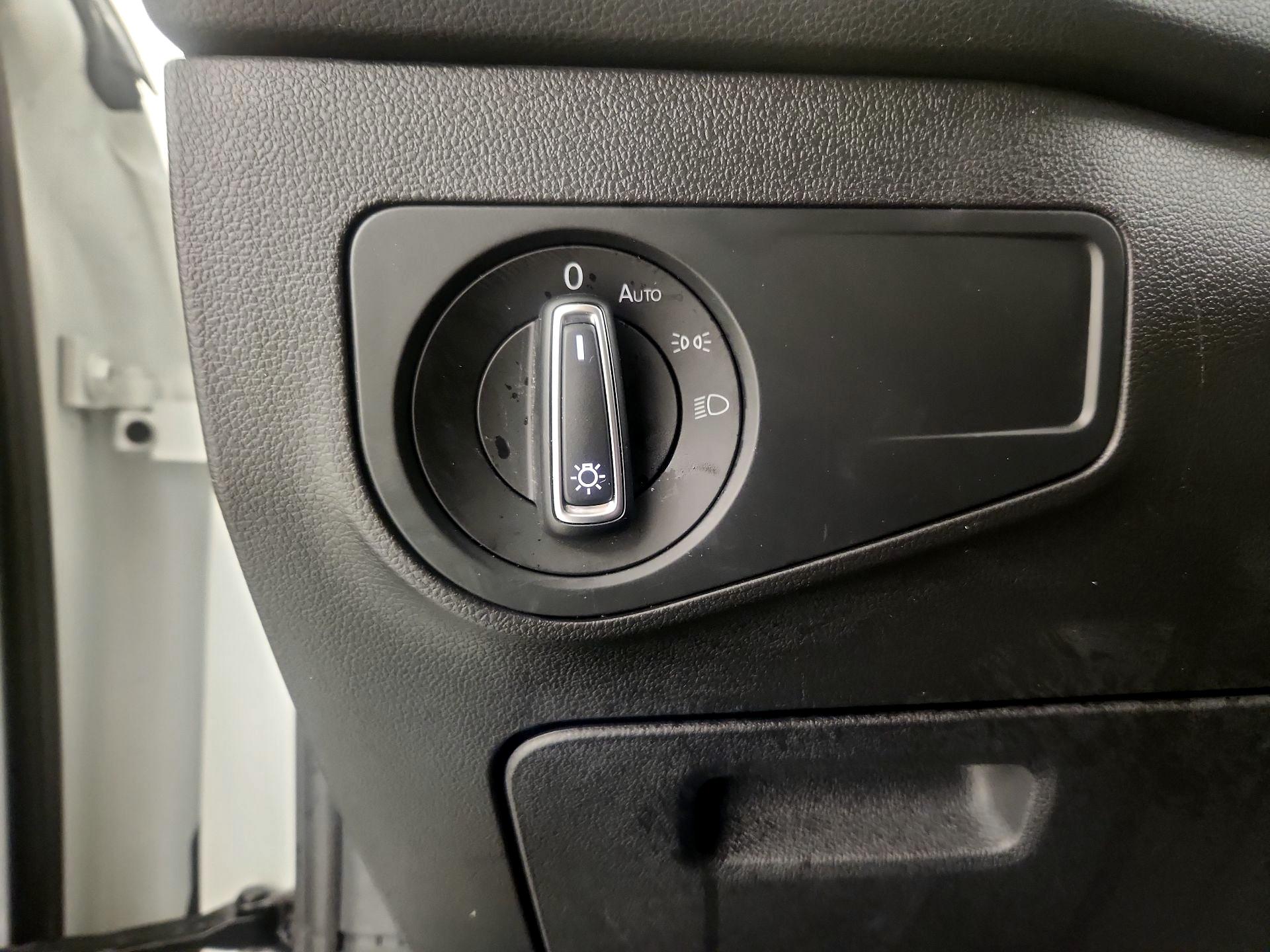 Thumbnail: 2022 Volkswagen Tiguan - 13