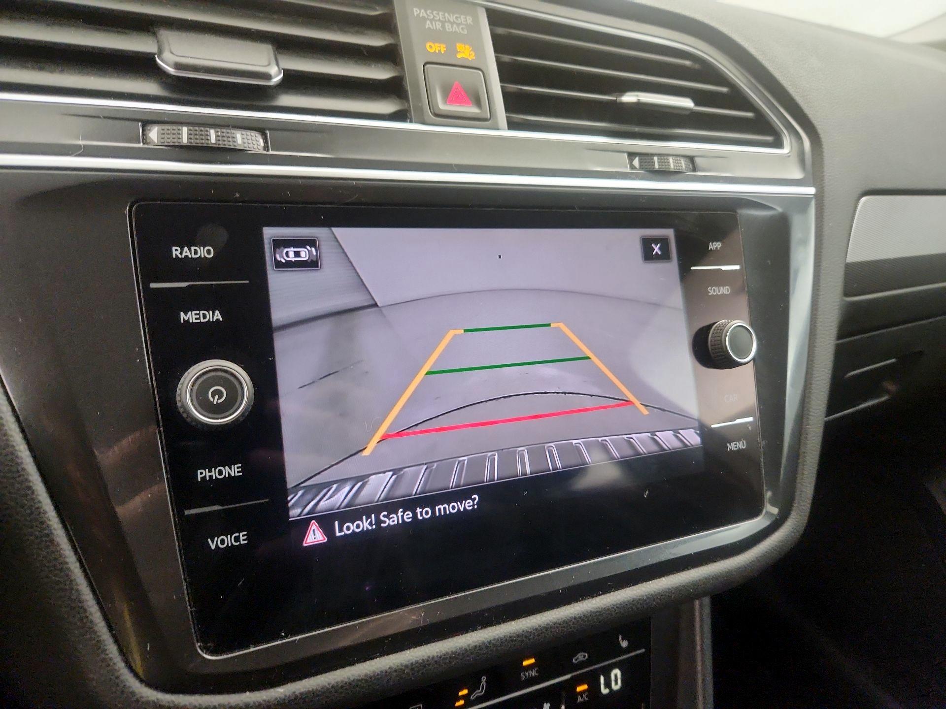 Thumbnail: 2022 Volkswagen Tiguan - 14