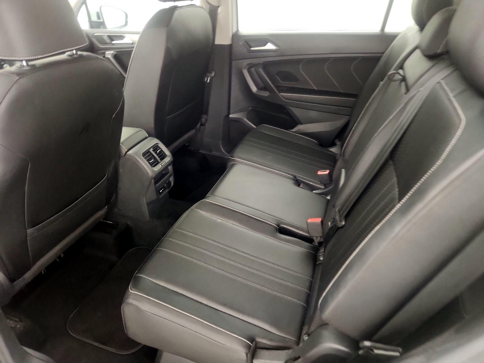 Thumbnail: 2022 Volkswagen Tiguan - 19