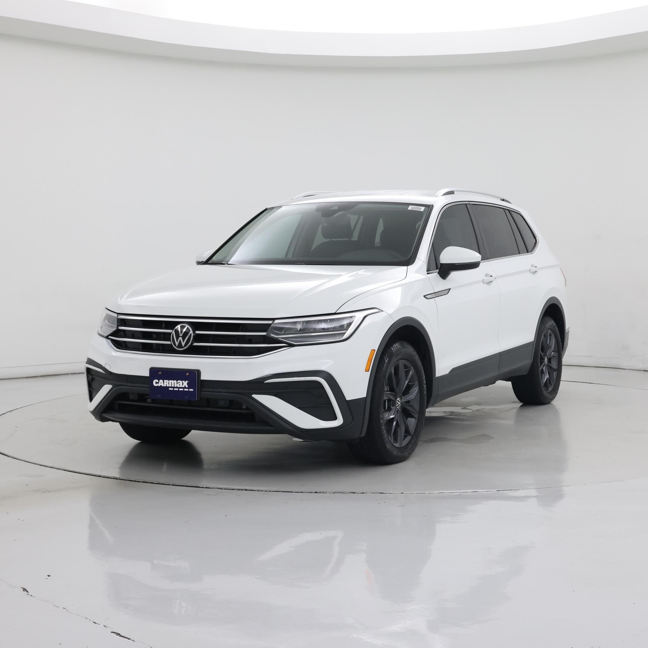 Thumbnail: 2022 Volkswagen Tiguan - 4