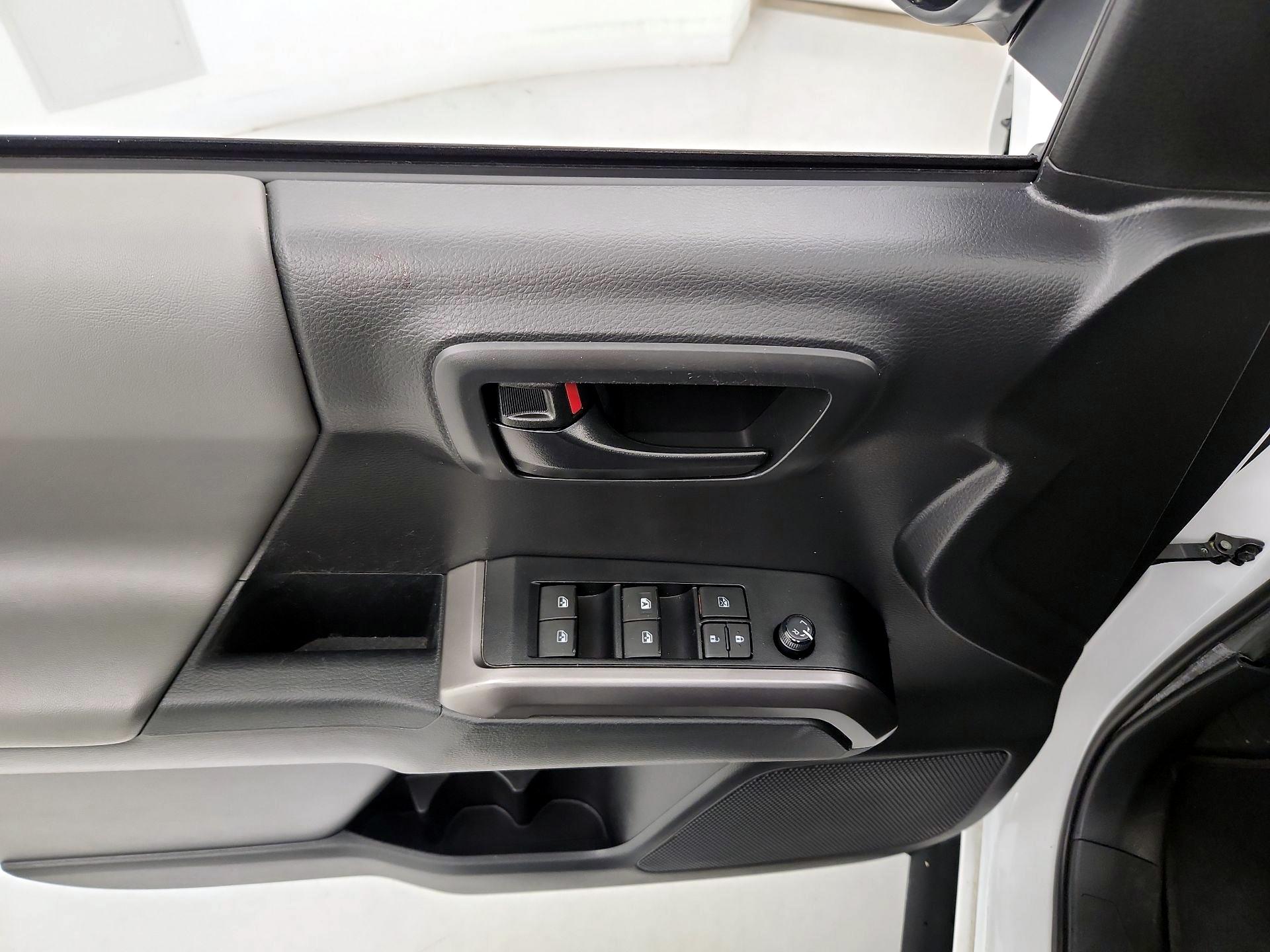 Thumbnail: 2022 Toyota Tacoma - 12