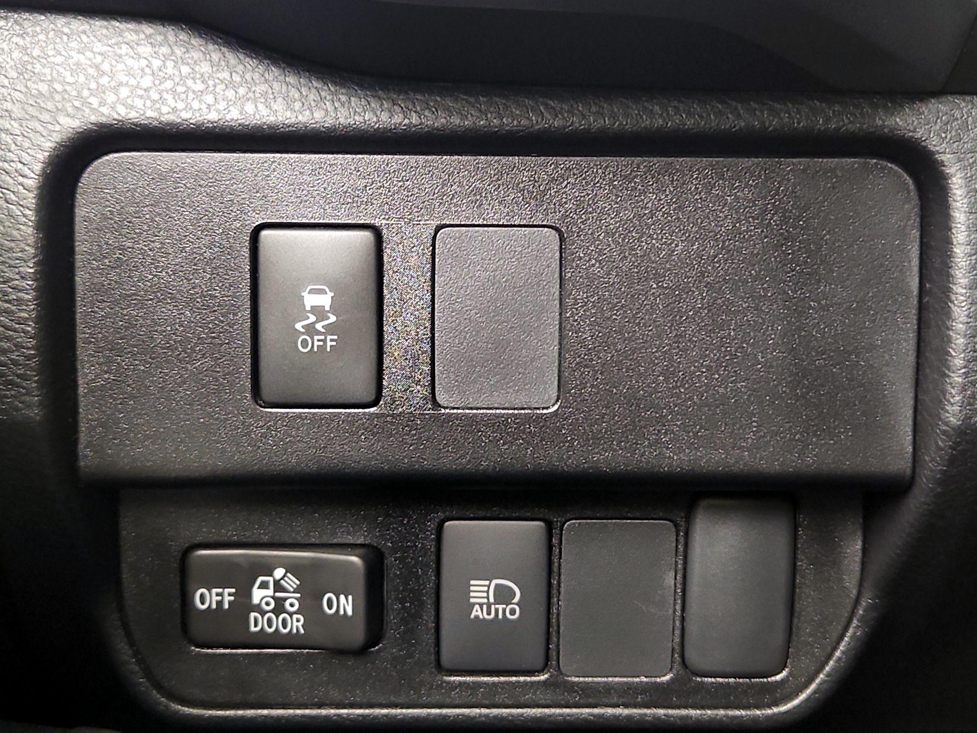 Thumbnail: 2022 Toyota Tacoma - 13