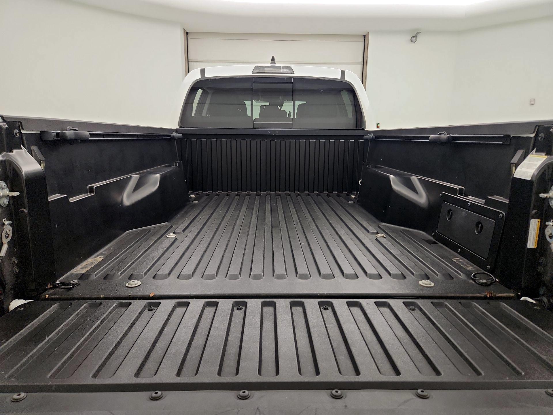 Thumbnail: 2022 Toyota Tacoma - 19