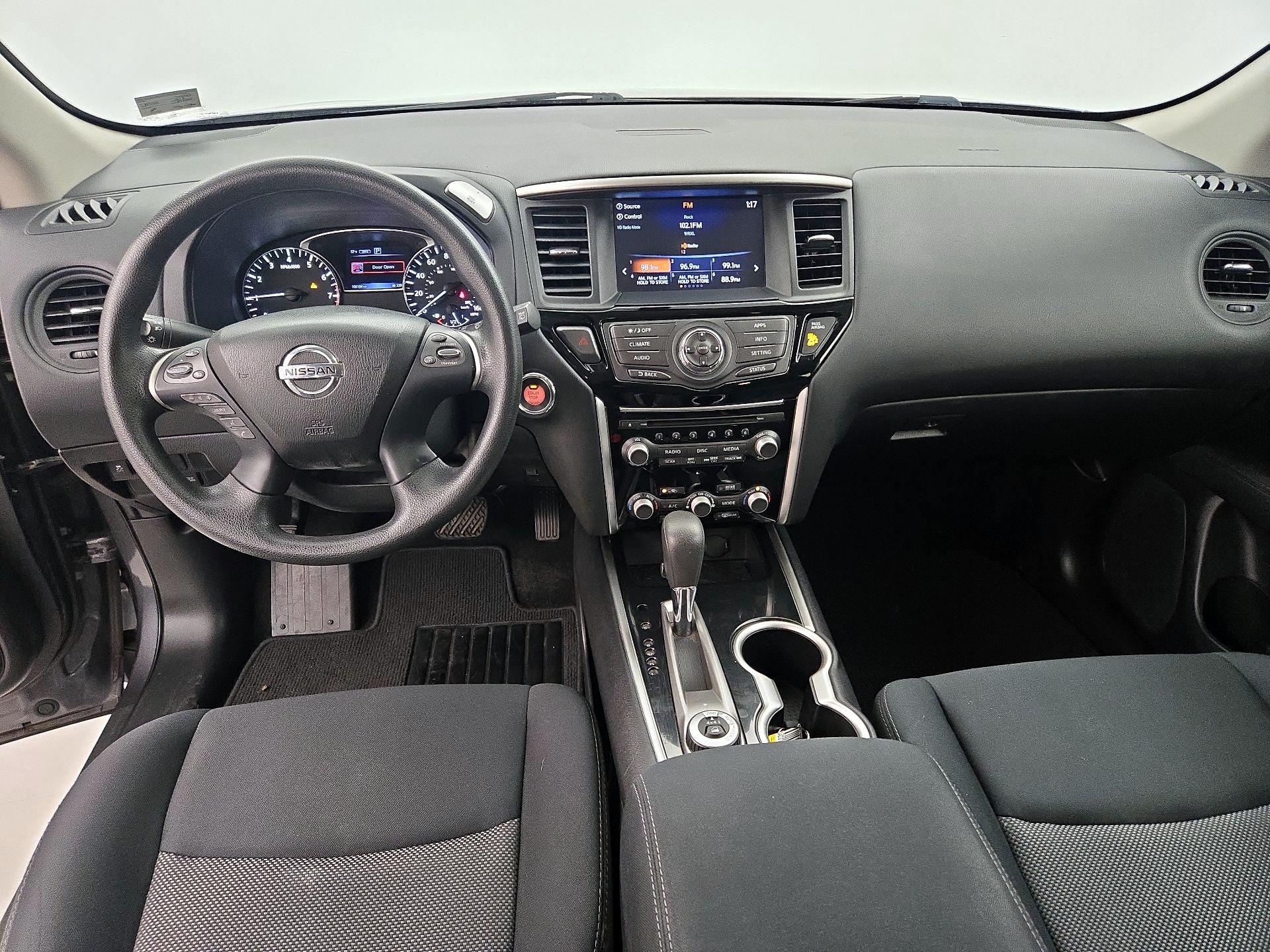Thumbnail: 2017 Nissan Pathfinder - 9