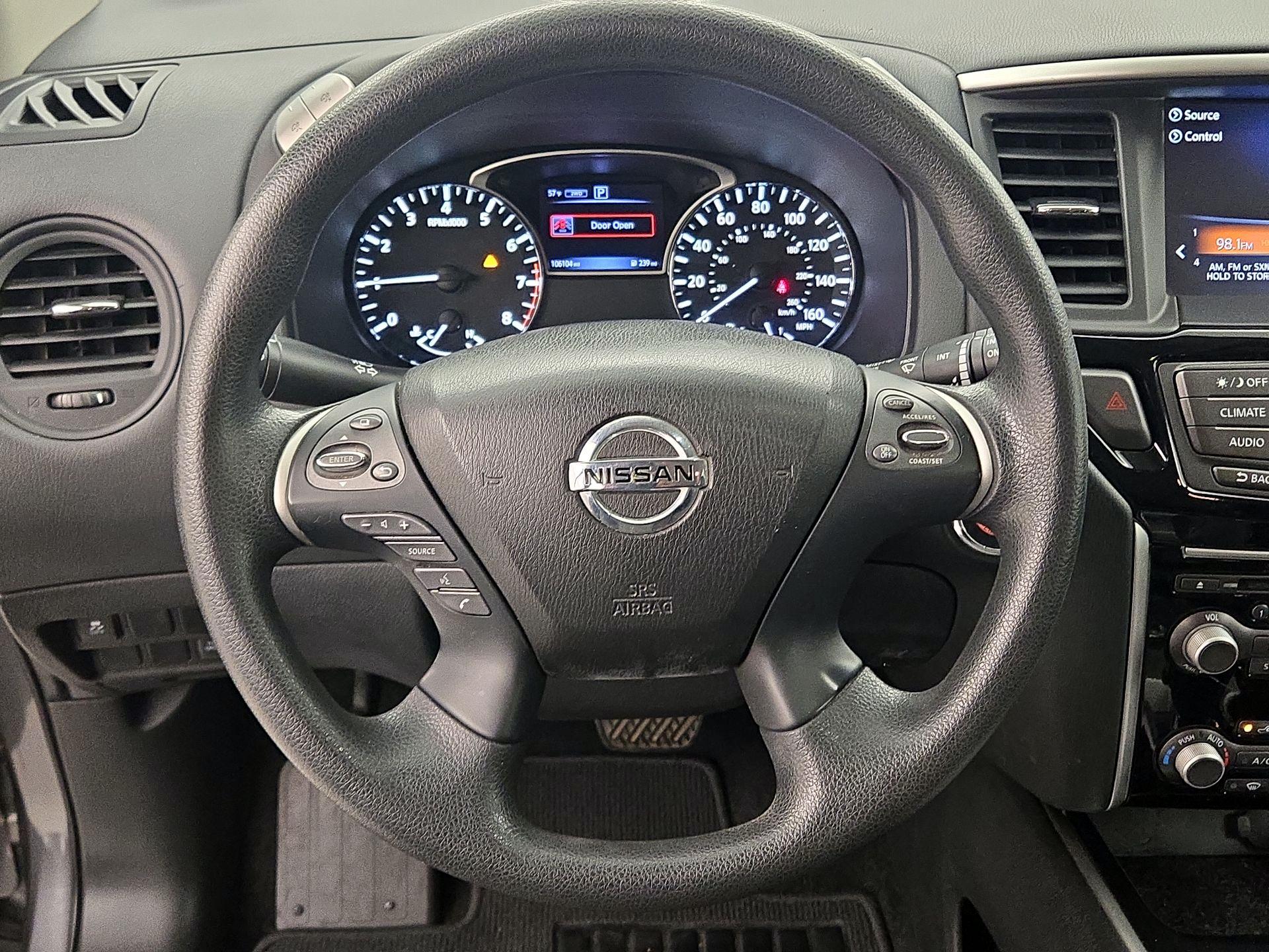 Thumbnail: 2017 Nissan Pathfinder - 10
