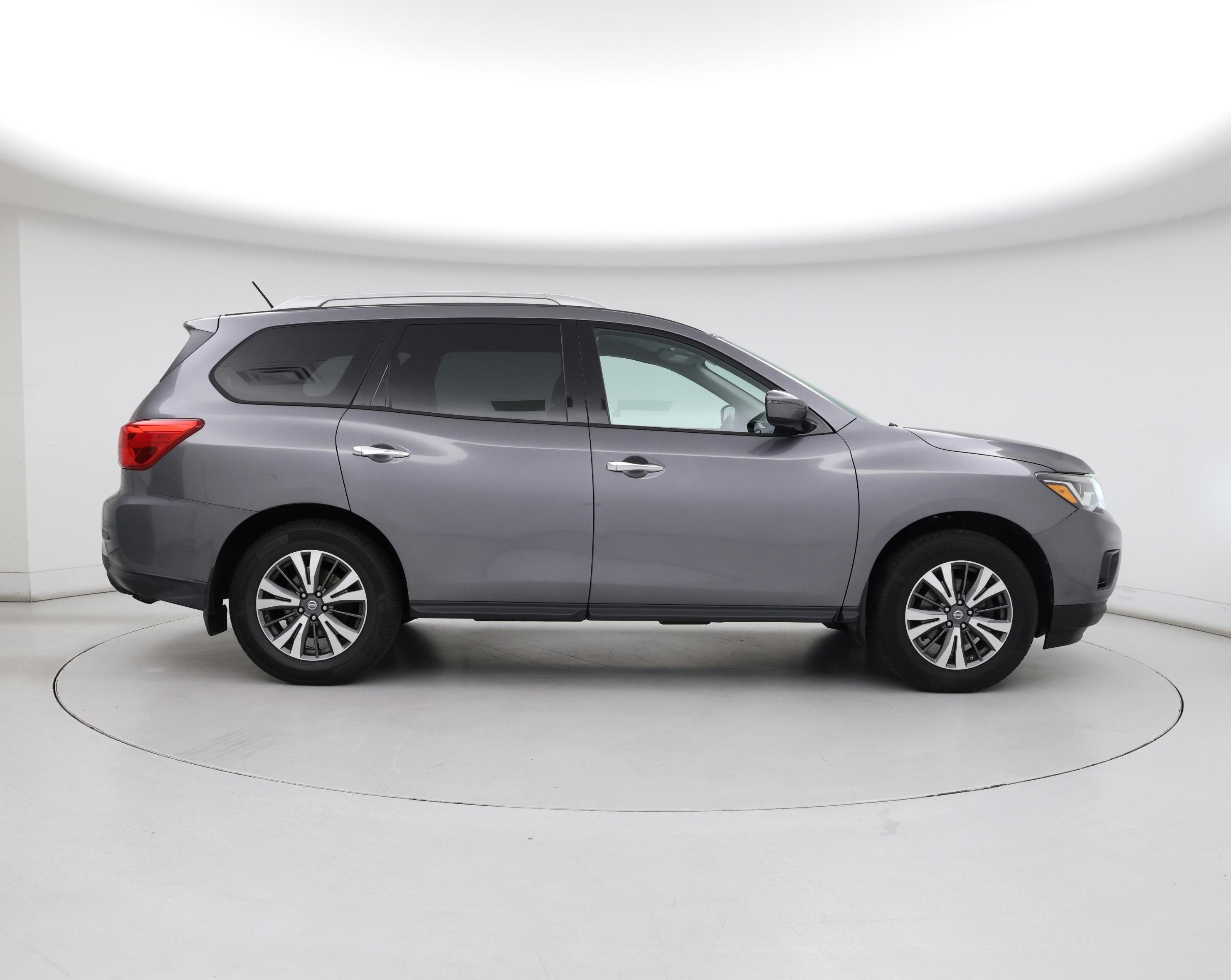 Thumbnail: 2017 Nissan Pathfinder - 7