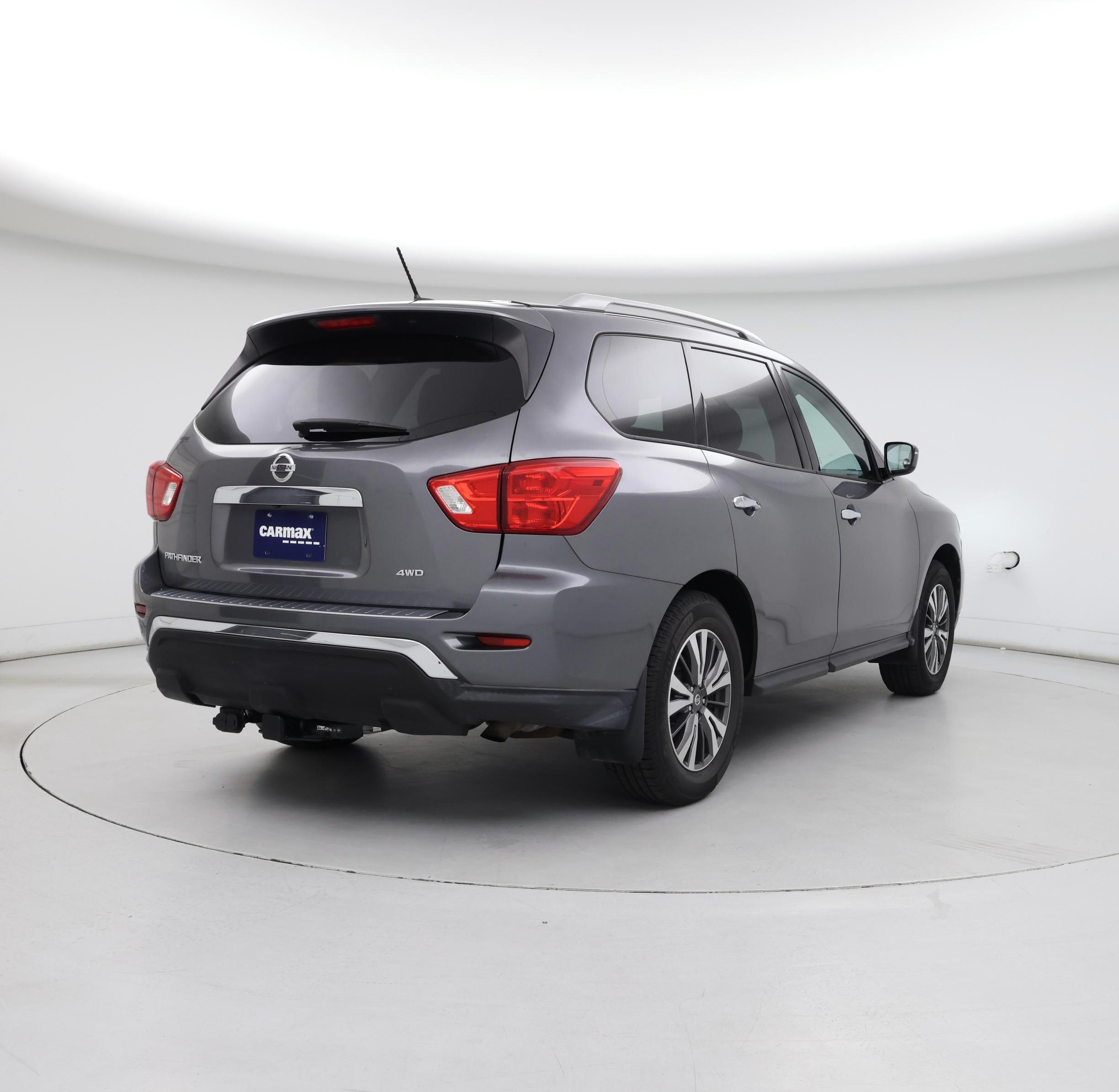 Thumbnail: 2017 Nissan Pathfinder - 8