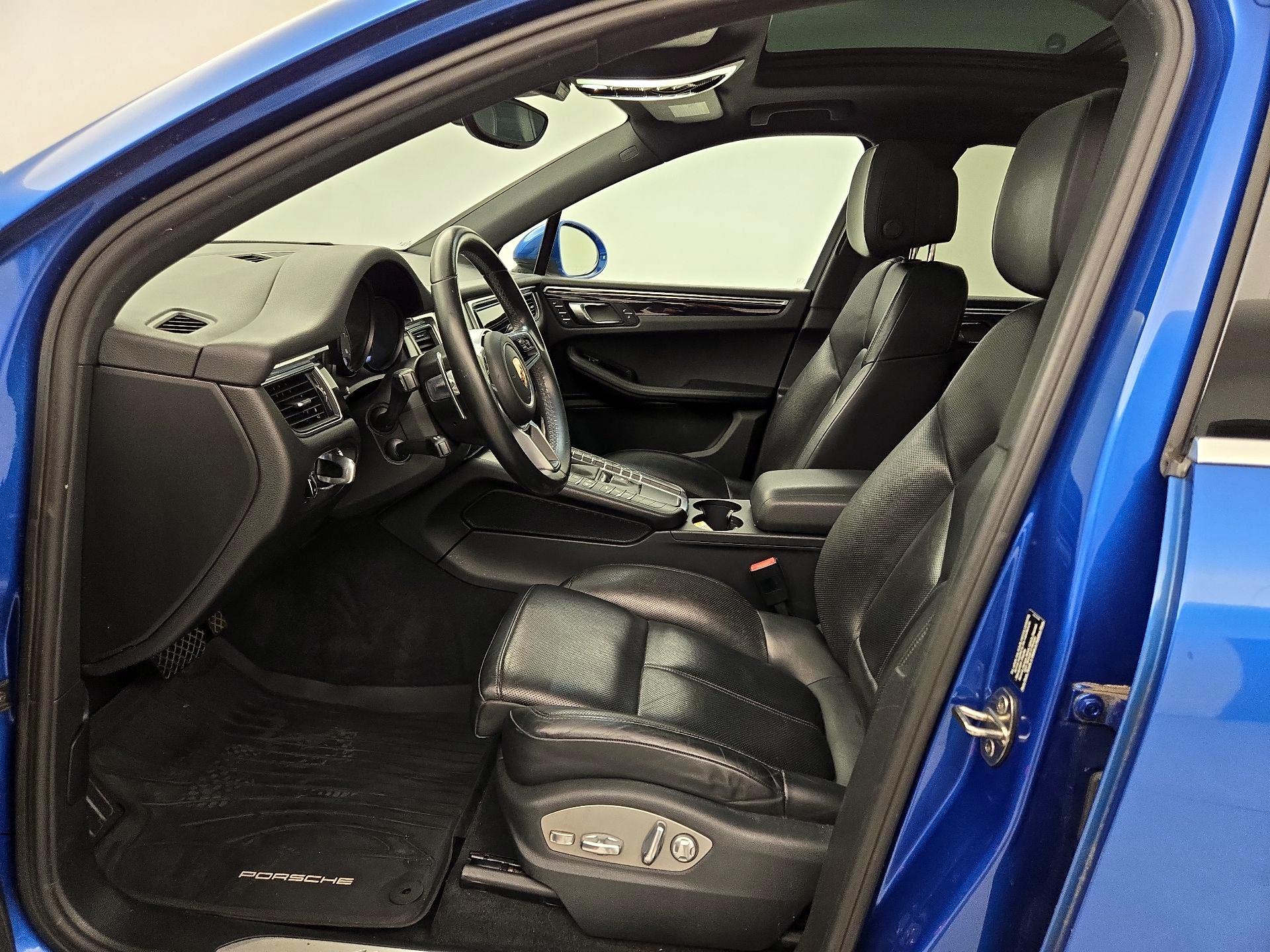 Thumbnail: 2017 Porsche Macan - 11