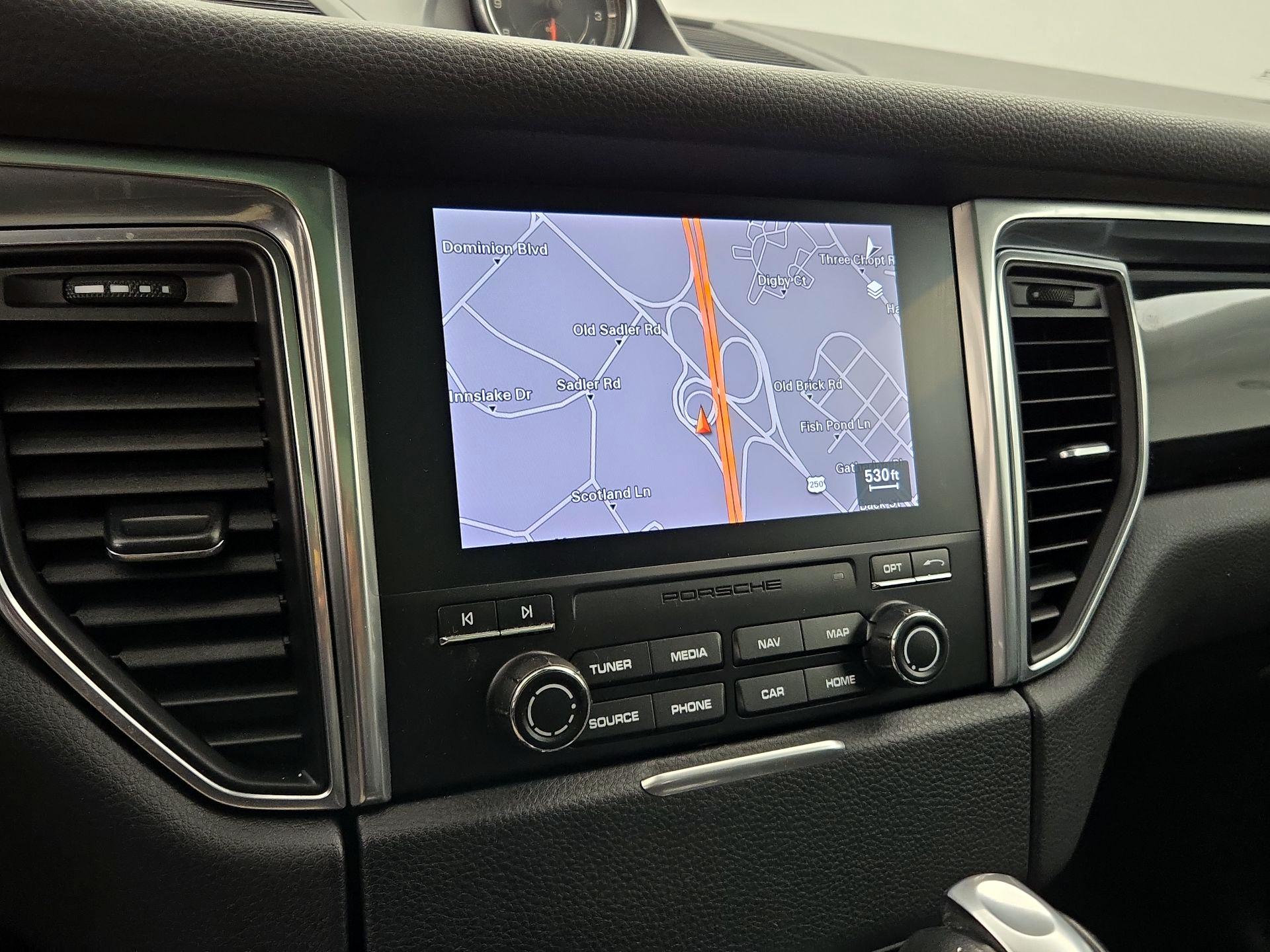 Thumbnail: 2017 Porsche Macan - 14