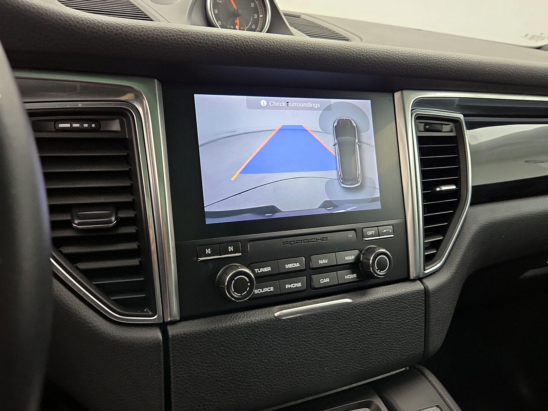 Thumbnail: 2017 Porsche Macan - 15