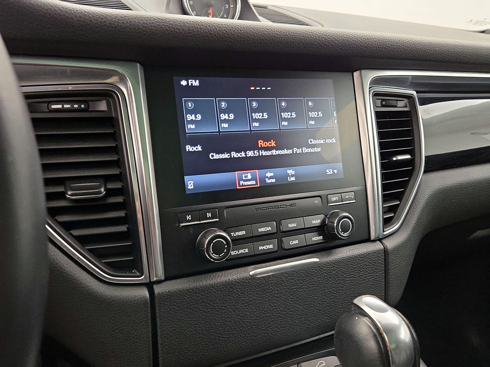 Thumbnail: 2017 Porsche Macan - 16