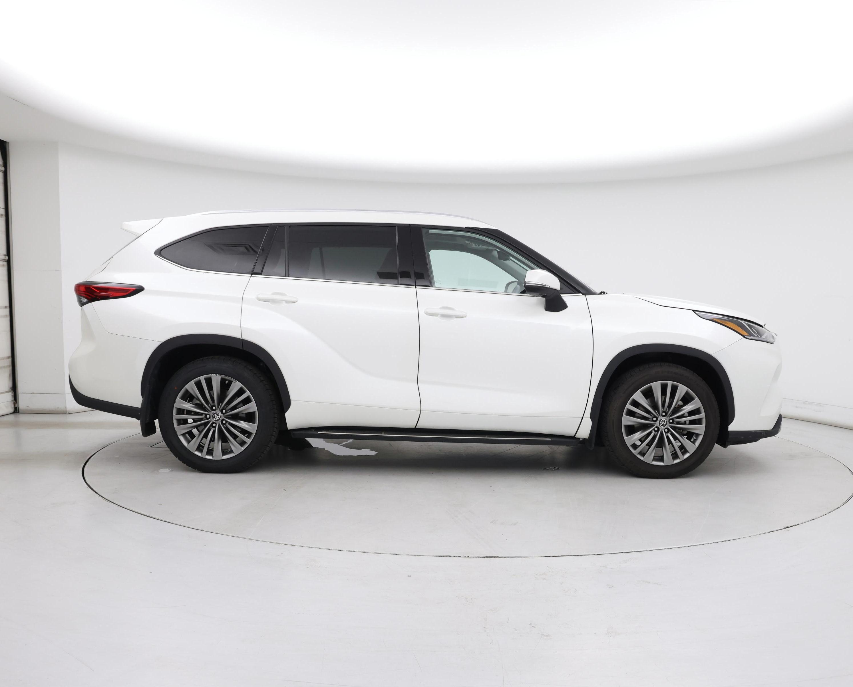 Thumbnail: 2021 Toyota Highlander - 7