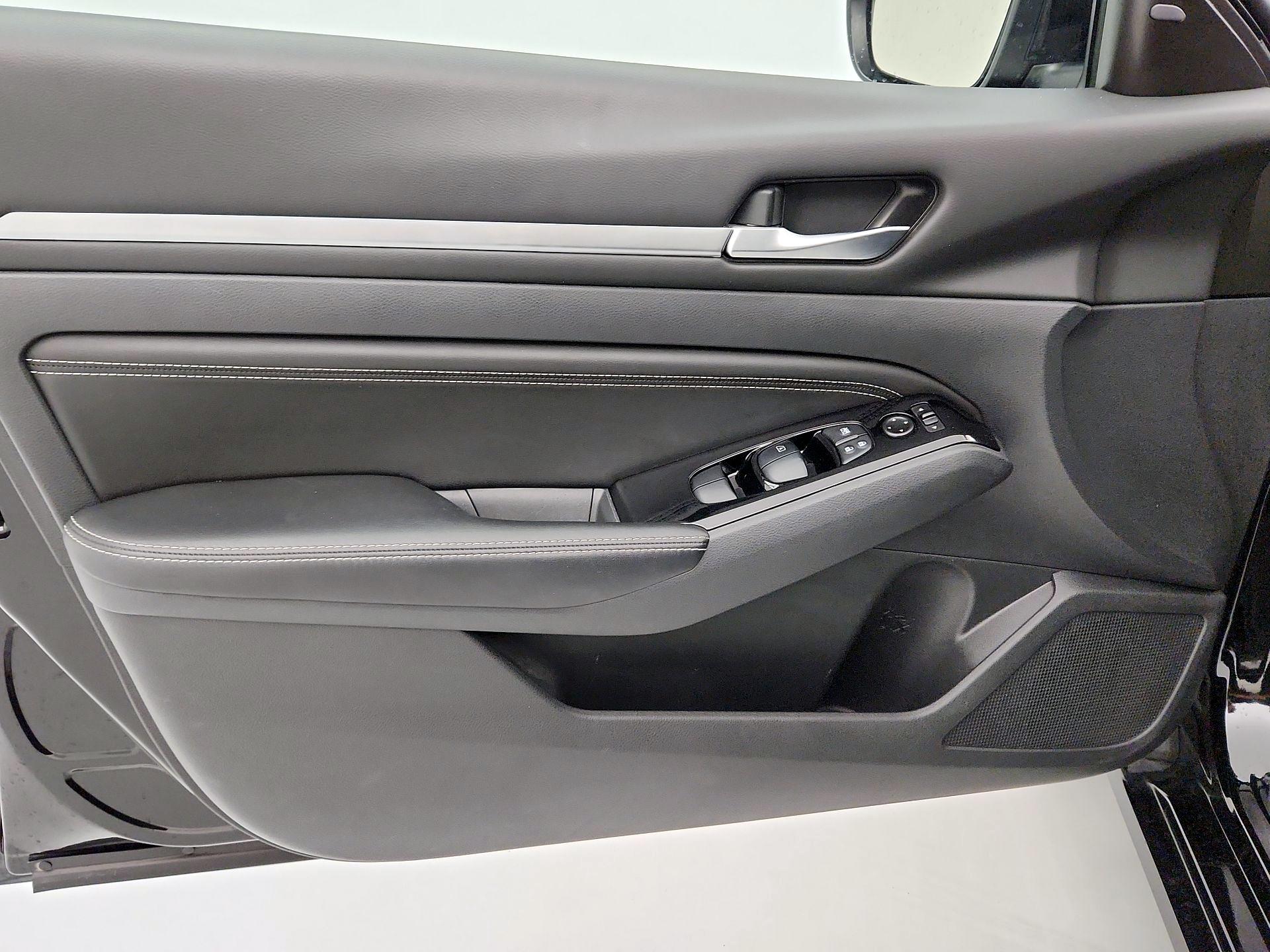 Thumbnail: 2022 Nissan Altima - 12