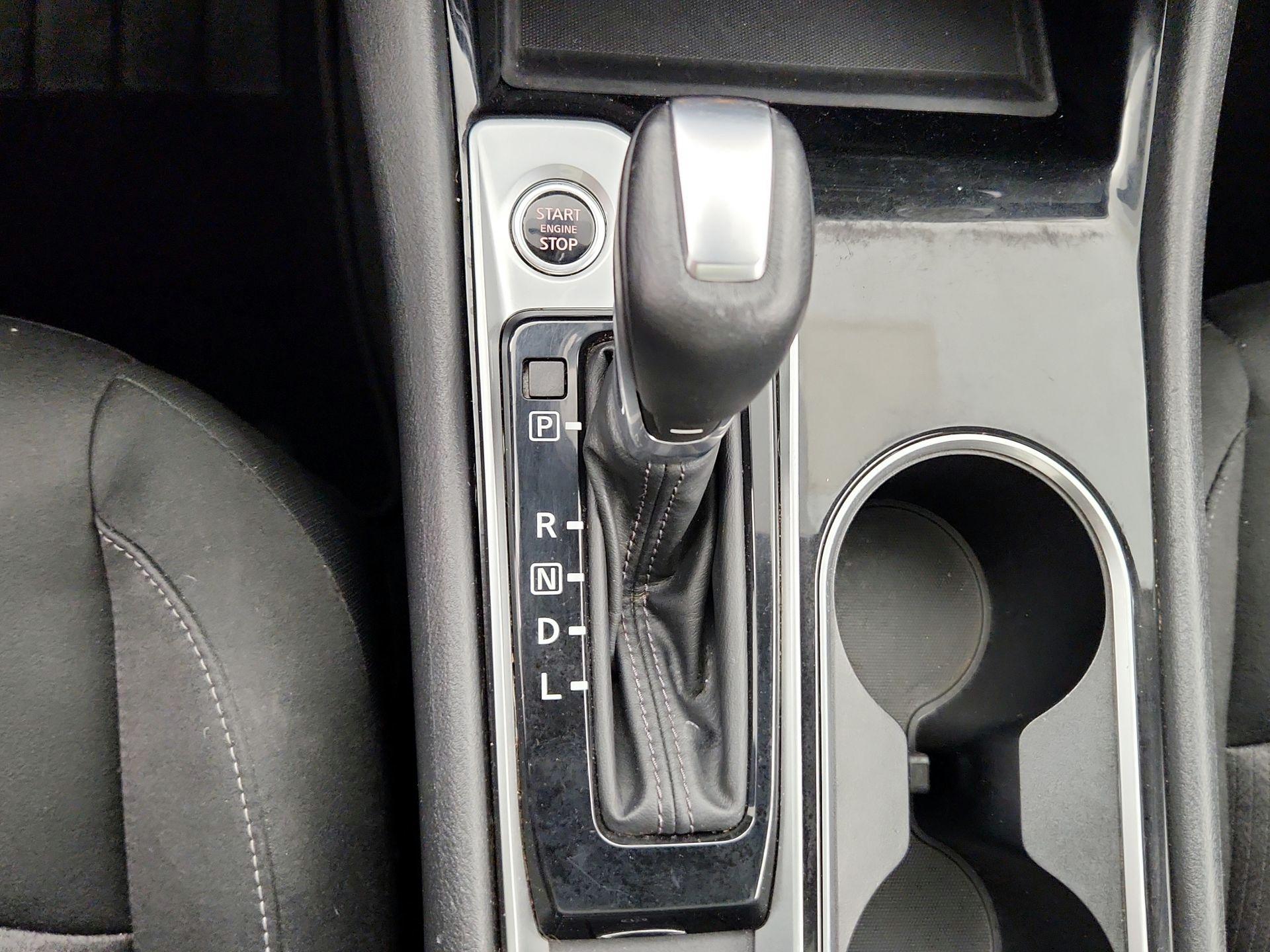 Thumbnail: 2022 Nissan Altima - 17