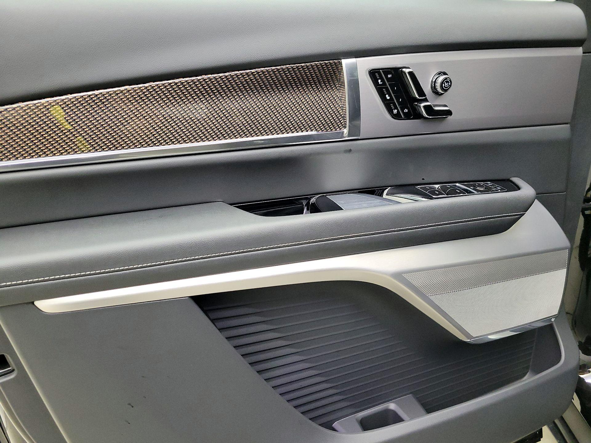 Thumbnail: 2026 Cadillac Vistiq - 12