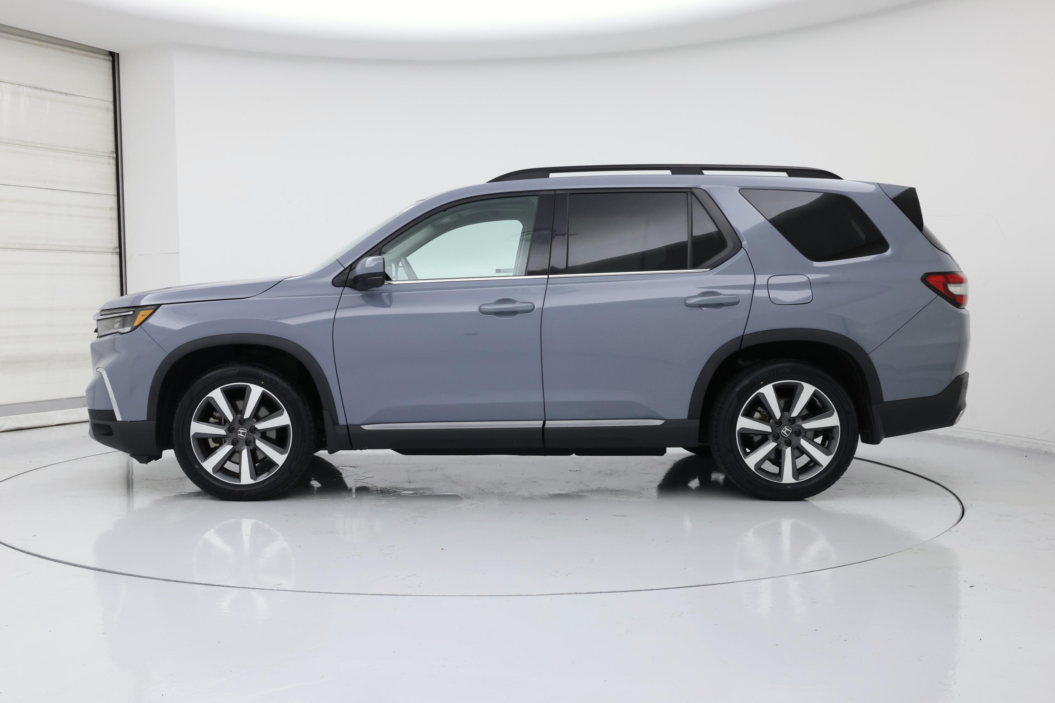 Thumbnail: 2023 Honda Pilot - 3