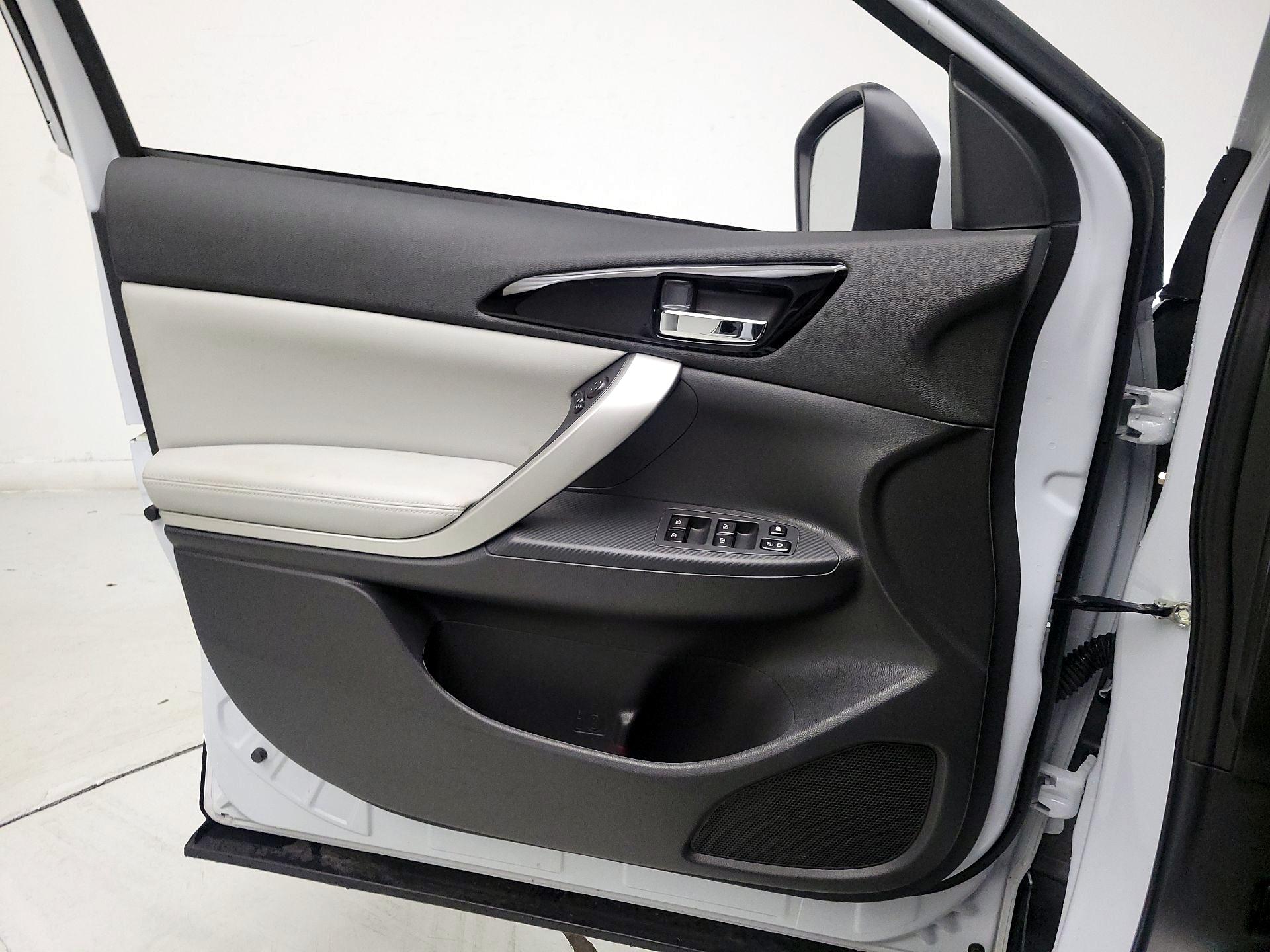 Thumbnail: 2024 Mitsubishi Eclipse Cross - 12