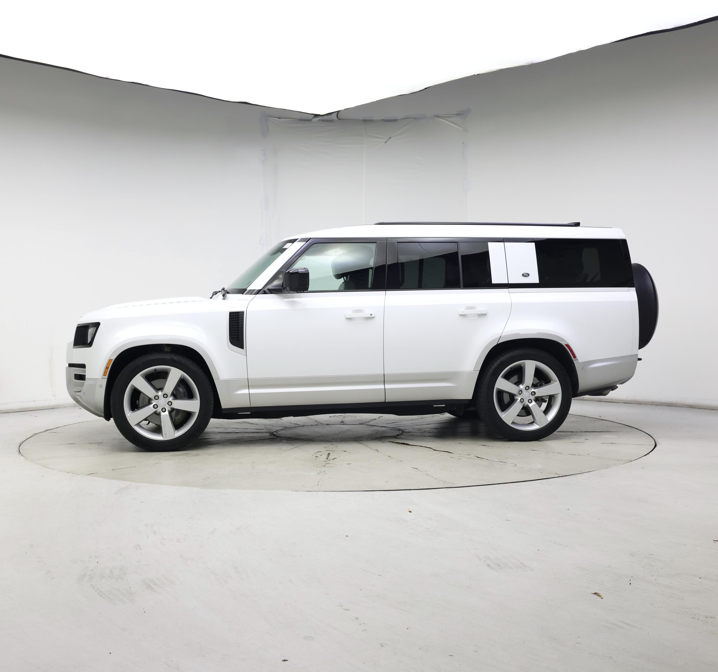 Thumbnail: 2023 Land Rover Defender - 3