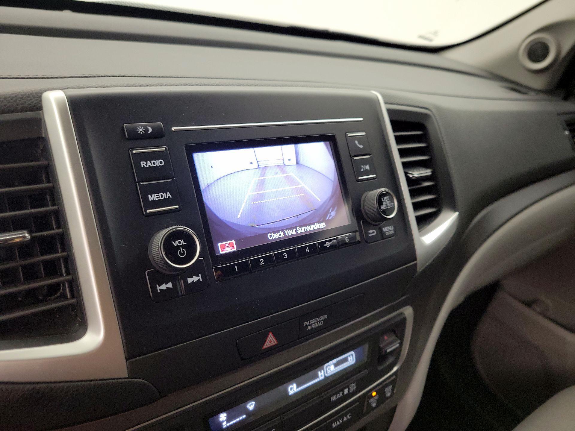 Thumbnail: 2019 Honda Pilot - 14