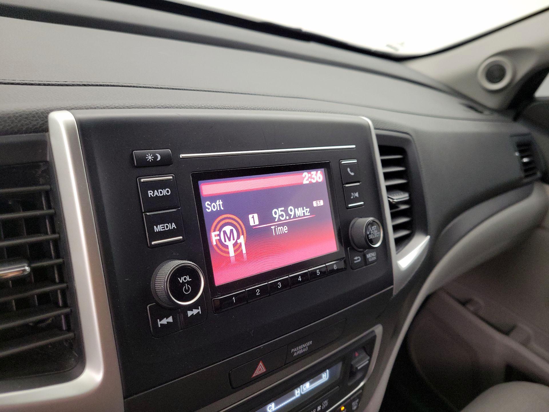 Thumbnail: 2019 Honda Pilot - 15