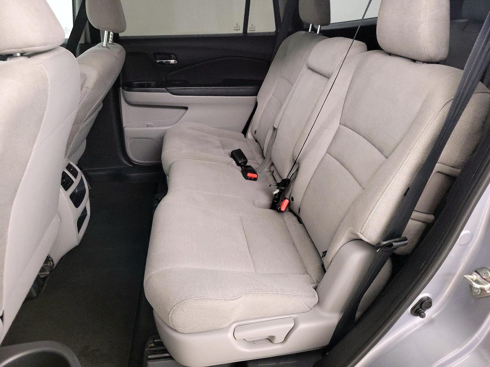 Thumbnail: 2019 Honda Pilot - 19