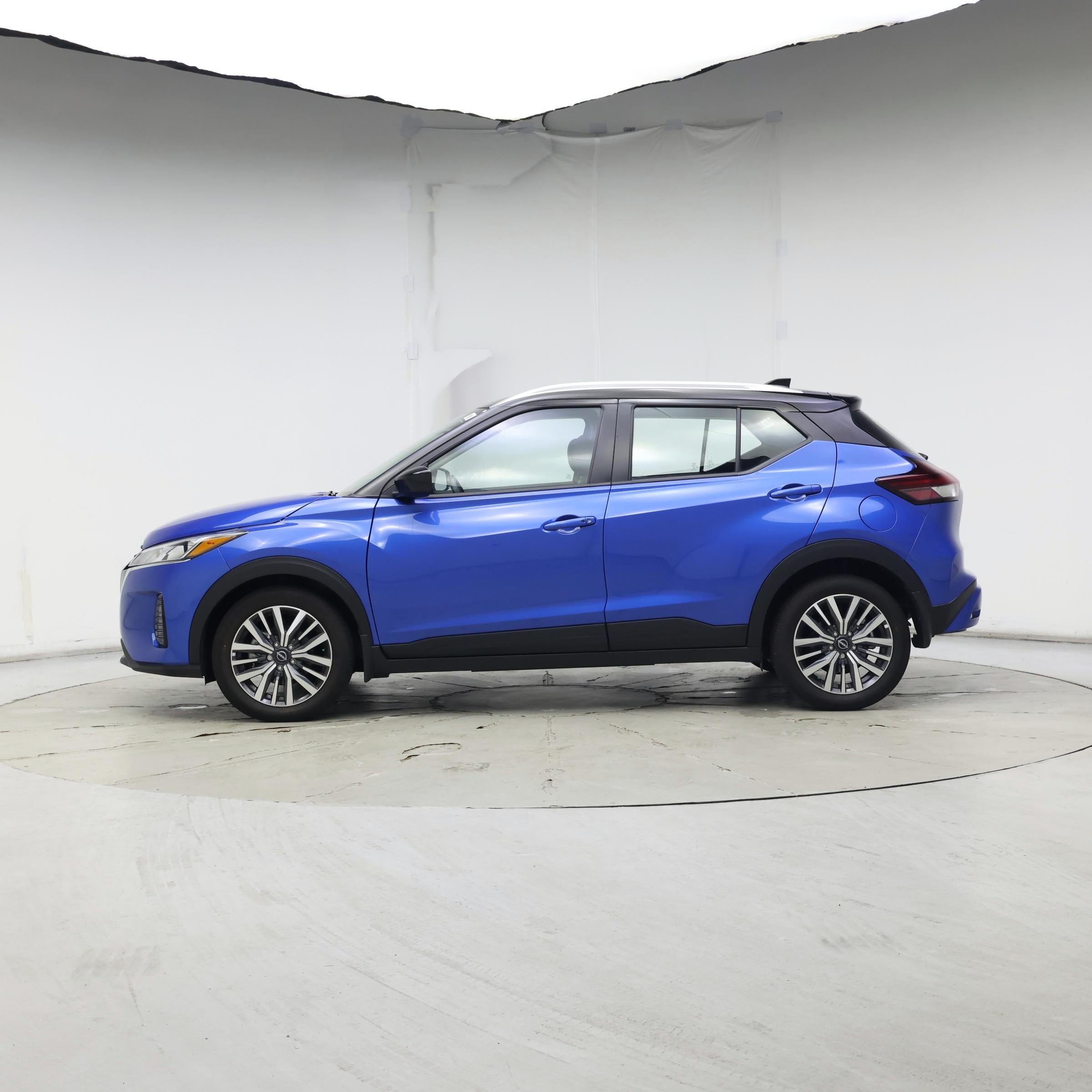 Thumbnail: 2024 Nissan Kicks - 3