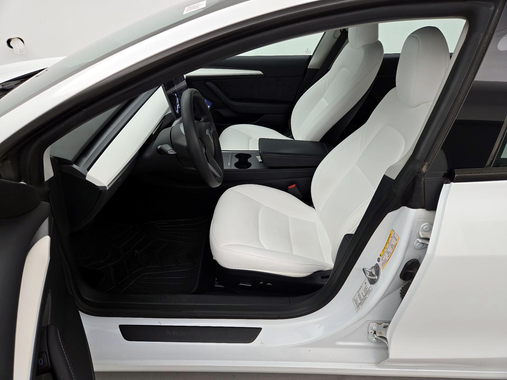 Thumbnail: 2023 Tesla Model 3 - 11