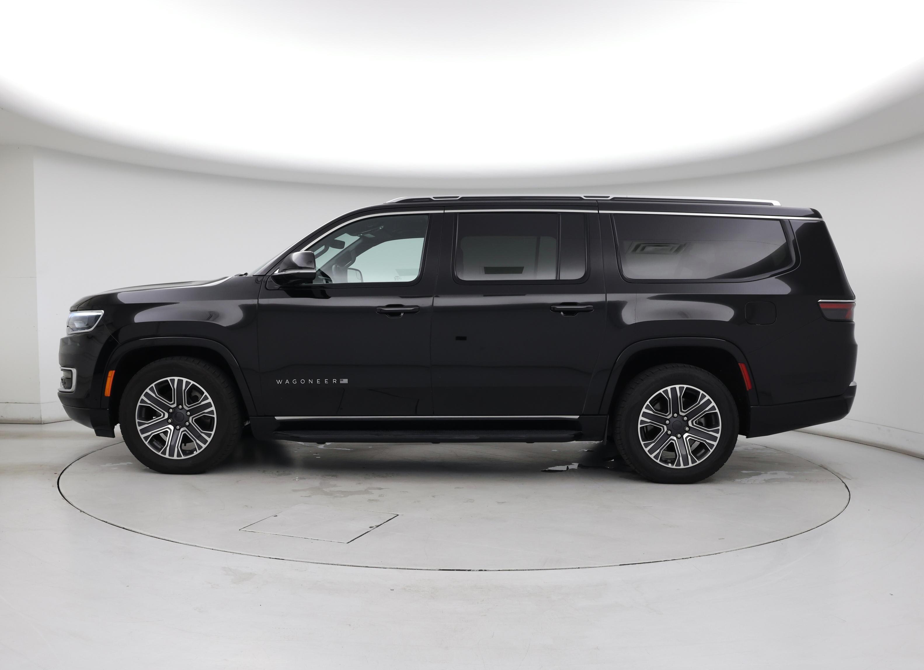 Thumbnail: 2023 Jeep Wagoneer - 3