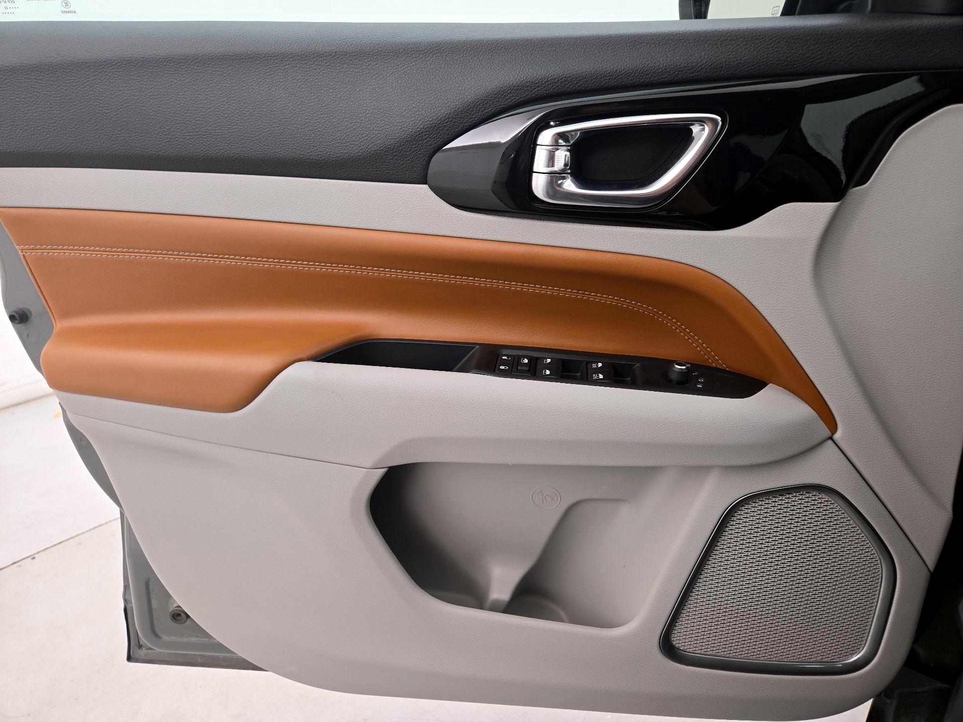 Thumbnail: 2022 Jeep Compass - 12
