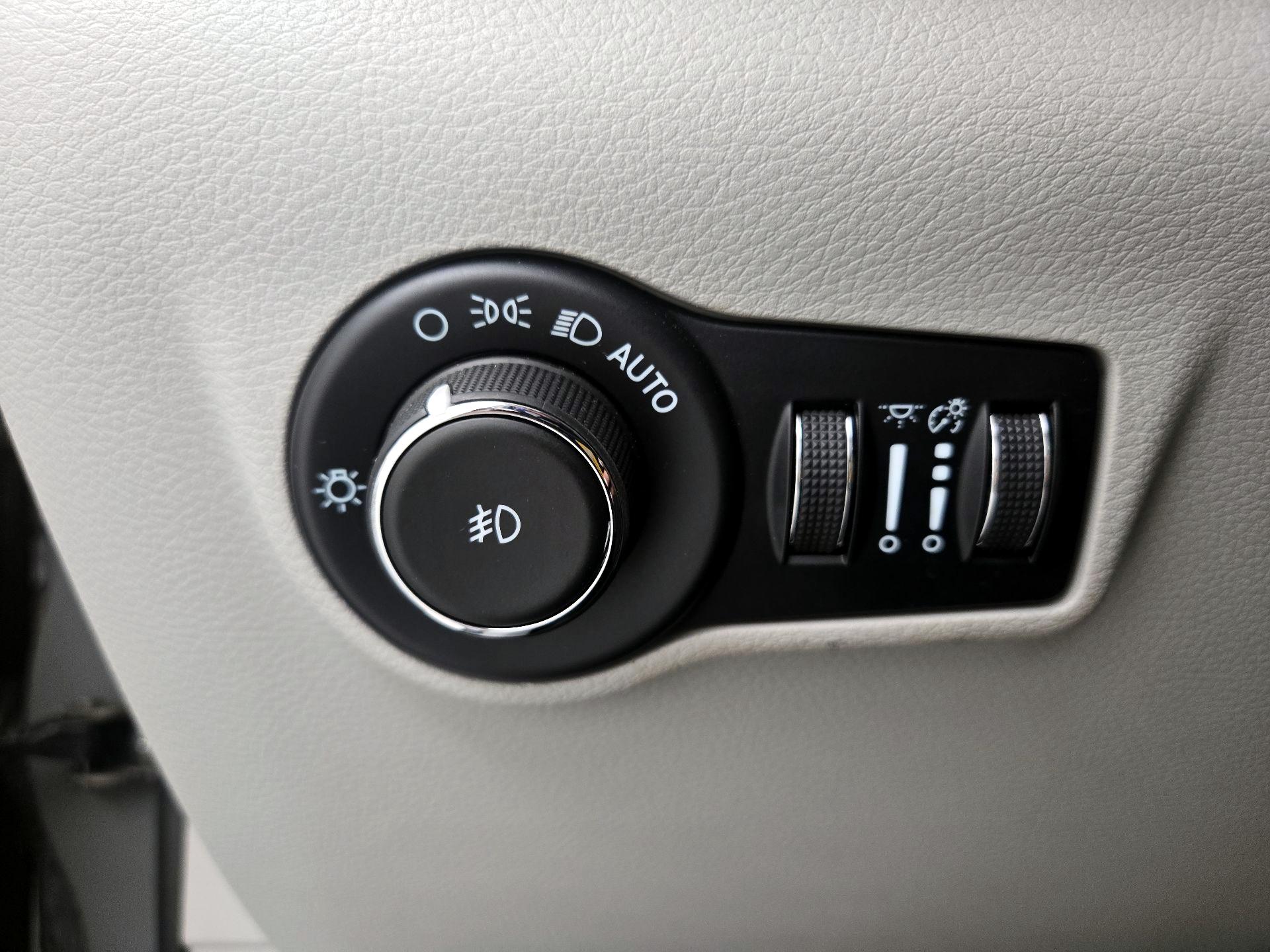 Thumbnail: 2022 Jeep Compass - 13
