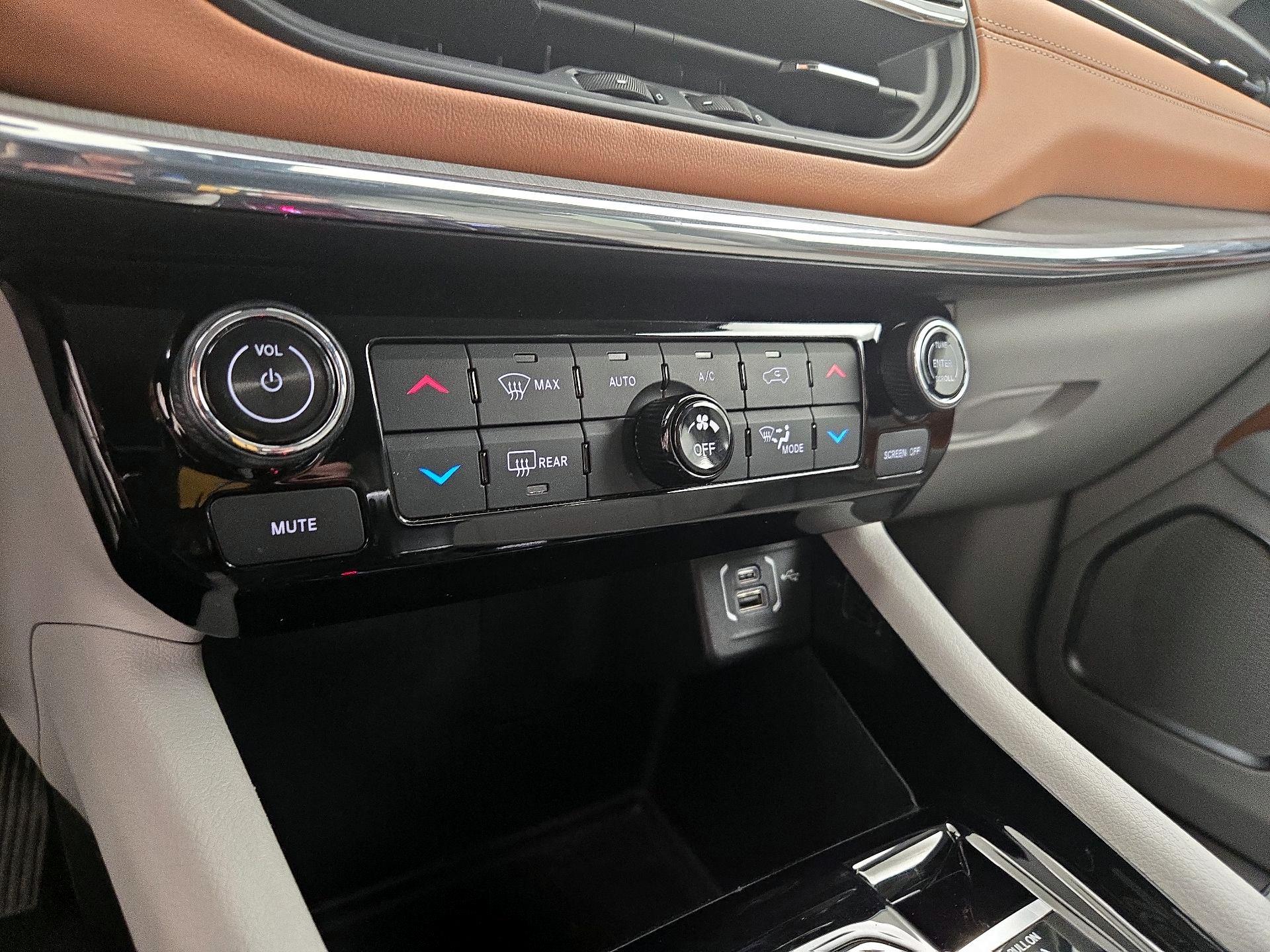 Thumbnail: 2022 Jeep Compass - 16
