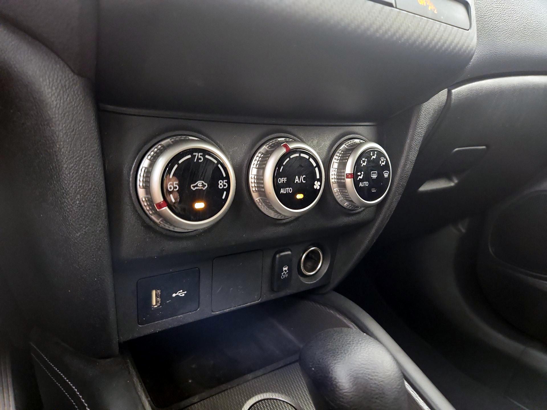 Thumbnail: 2022 Mitsubishi Outlander Sport - 16