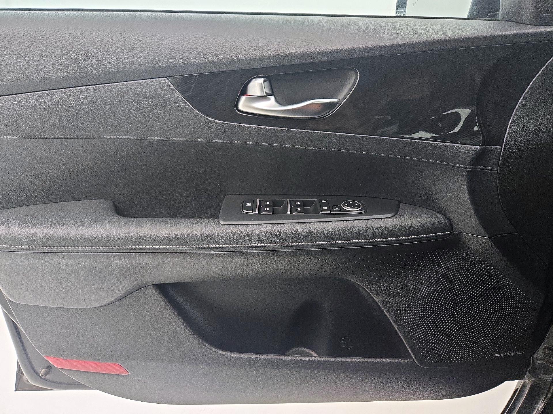 Thumbnail: 2023 Kia Forte - 12