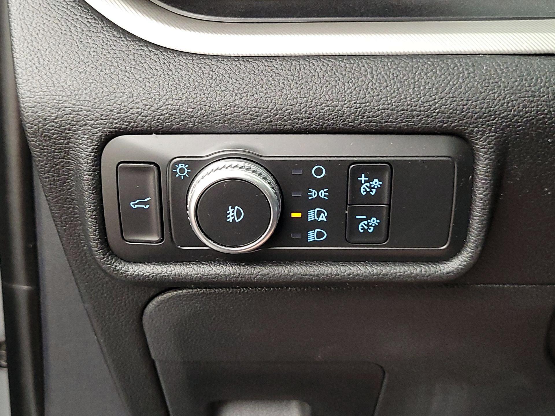 Thumbnail: 2020 Ford Explorer - 13