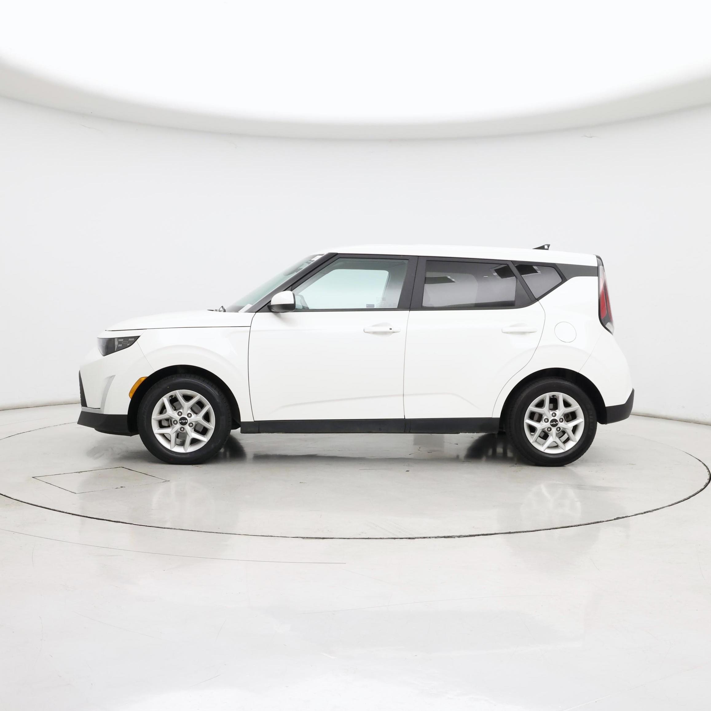 Thumbnail: 2023 Kia Soul - 3