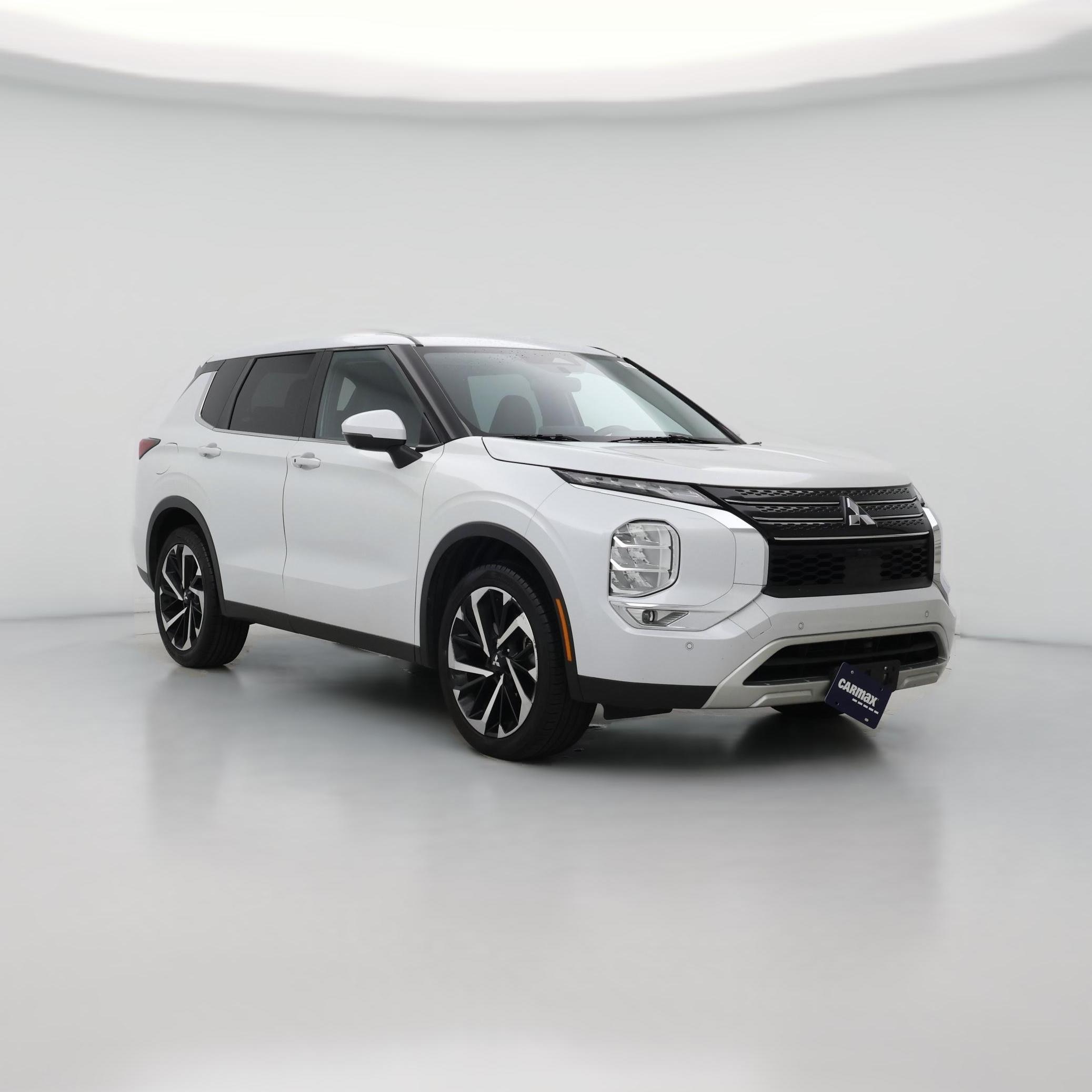 Thumbnail: 2023 Mitsubishi Outlander - 1