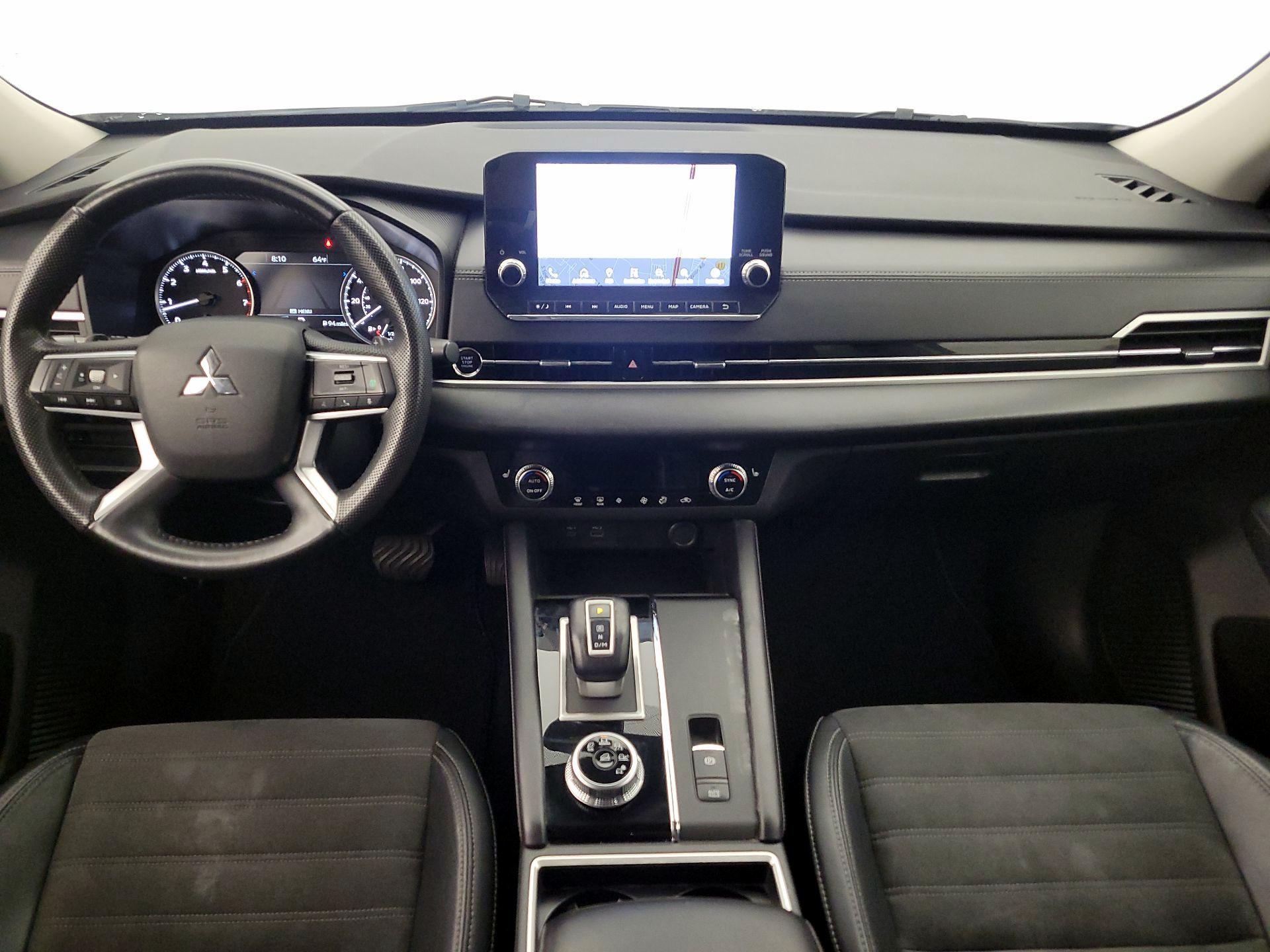 Thumbnail: 2023 Mitsubishi Outlander - 9